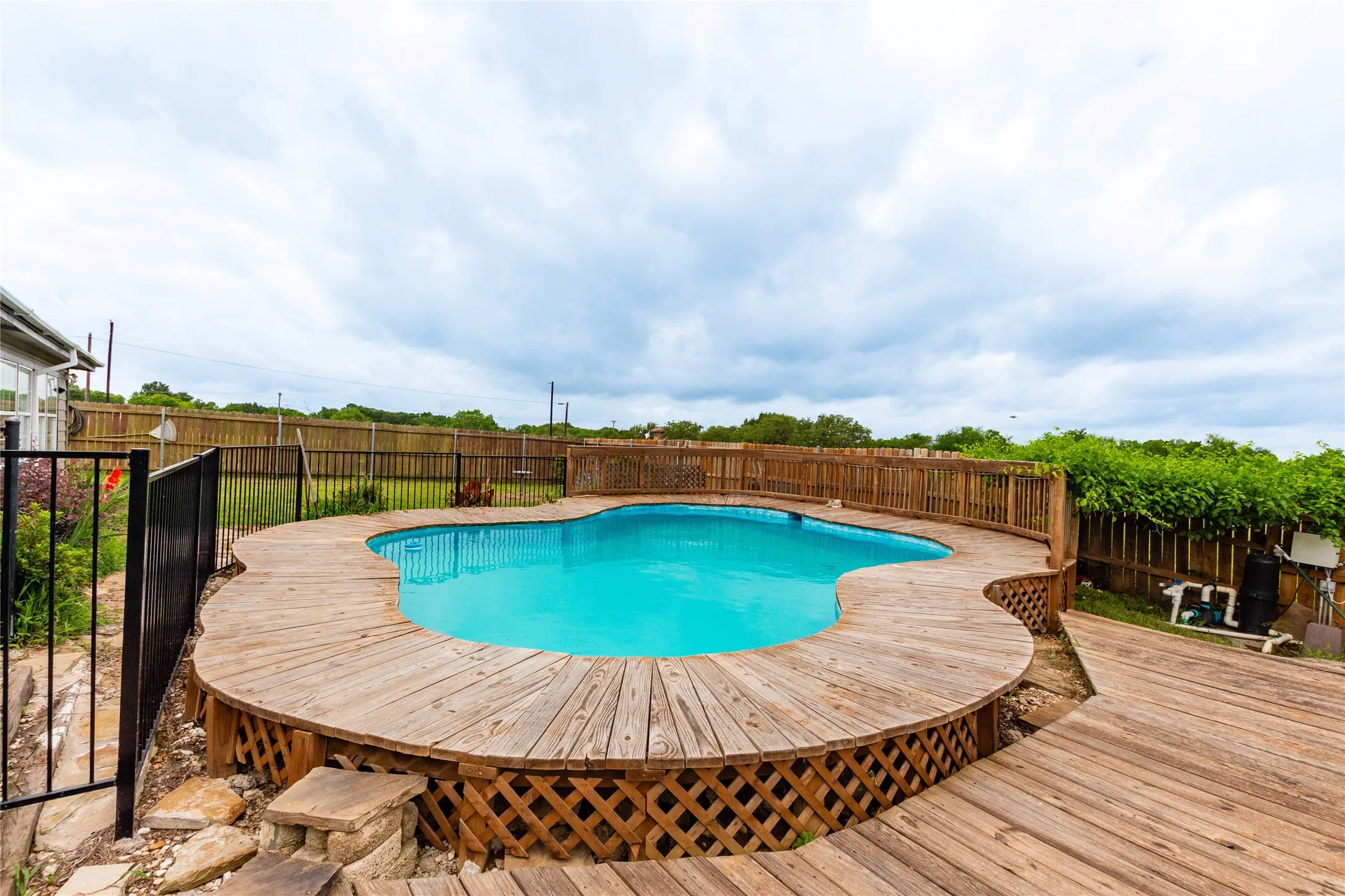 Single Family Residence For Sale in Rains County , 344 Egret Circle, East Tawakoni, Texas 75472, 4 Bedroom, 3 Bathroom, 2 Garage spaces, 1,329 Sqft, built in 1988, mls#21314111, Real Estate Agent in East Tawakoni, Homes For Sale in Rains county, Homes For Sale in East Tawakoni, Realtor in East Tawakoni Texas, Real Estate Brokerage Independent Realty Texas, Luminita Cordes Realtor