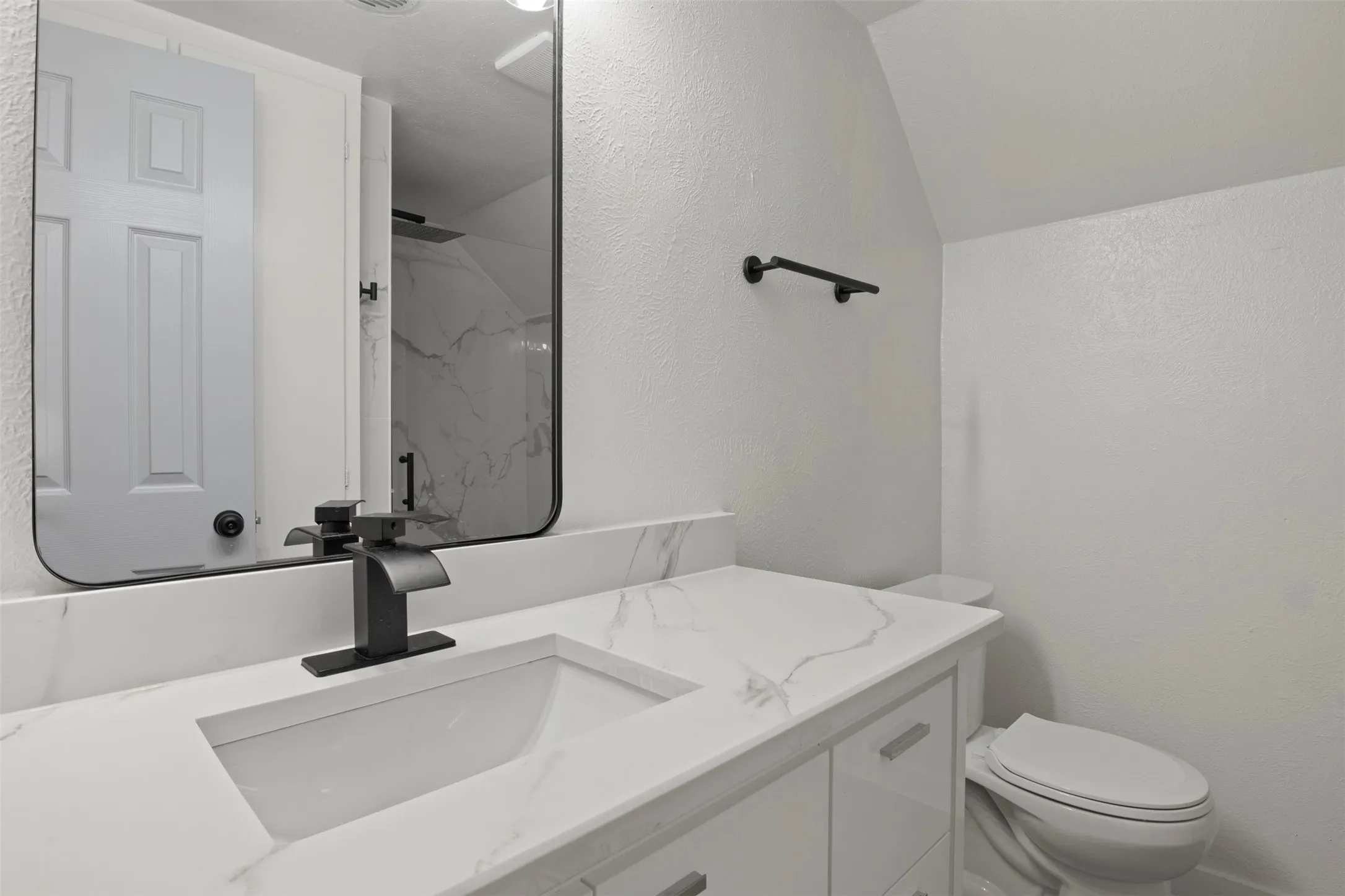 Single Family Residence For Sale in Dallas County , 6830 Golf Hill Drive, Dallas, Texas 75232, 4 Bedroom, 2 Bathroom, 2 Garage spaces, 2,194 Sqft, built in 1963, mls#21313877, Real Estate Agent in Dallas, Homes For Sale in Dallas county, Homes For Sale in Dallas, Realtor in Dallas Texas, Real Estate Brokerage Independent Realty Texas, Luminita Cordes Realtor