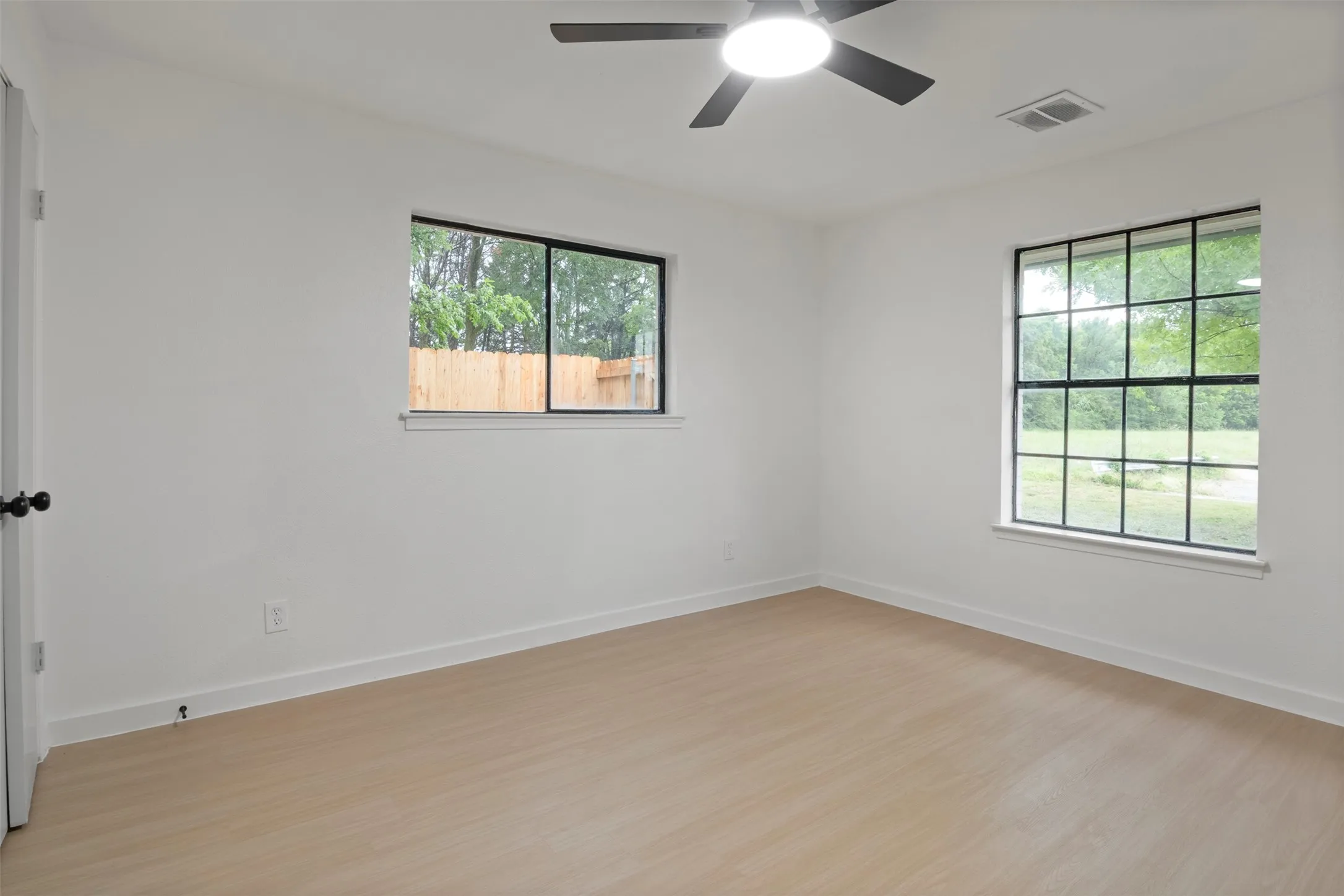 Single Family Residence For Sale in Dallas County , 6830 Golf Hill Drive, Dallas, Texas 75232, 4 Bedroom, 2 Bathroom, 2 Garage spaces, 2,194 Sqft, built in 1963, mls#21313877, Real Estate Agent in Dallas, Homes For Sale in Dallas county, Homes For Sale in Dallas, Realtor in Dallas Texas, Real Estate Brokerage Independent Realty Texas, Luminita Cordes Realtor