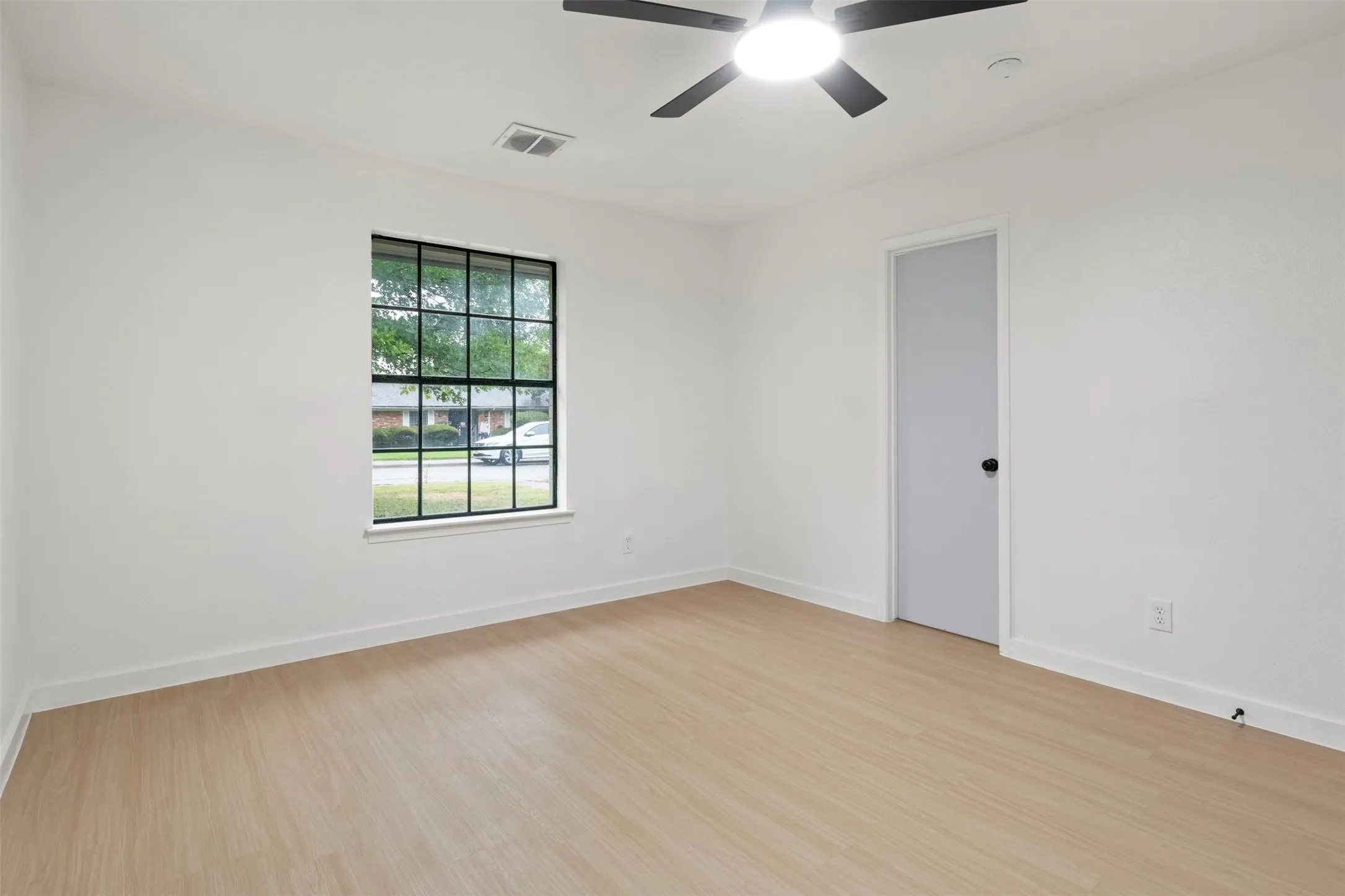 Single Family Residence For Sale in Dallas County , 6830 Golf Hill Drive, Dallas, Texas 75232, 4 Bedroom, 2 Bathroom, 2 Garage spaces, 2,194 Sqft, built in 1963, mls#21313877, Real Estate Agent in Dallas, Homes For Sale in Dallas county, Homes For Sale in Dallas, Realtor in Dallas Texas, Real Estate Brokerage Independent Realty Texas, Luminita Cordes Realtor