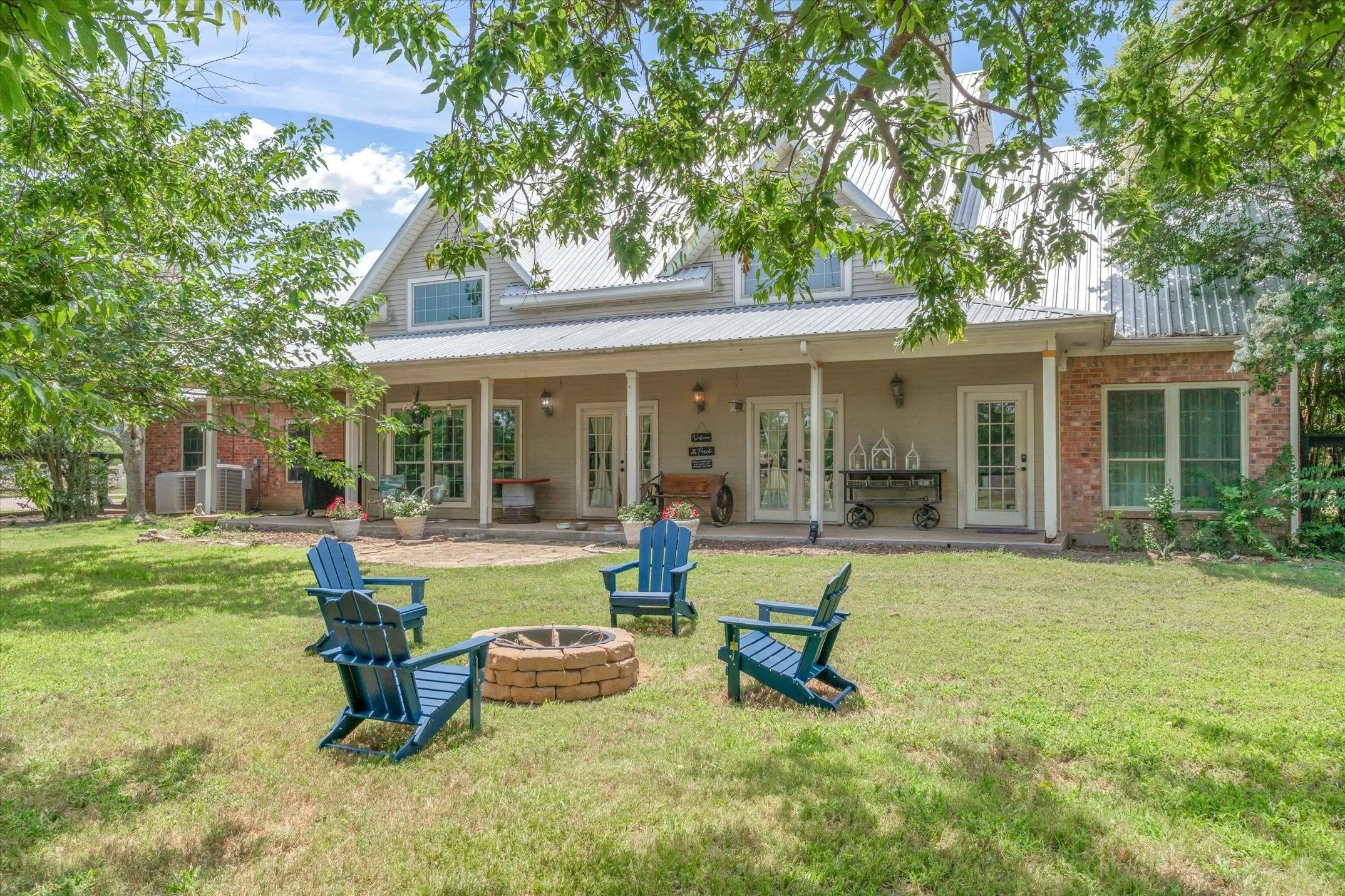 Farm For Sale in Rockwall County , 2141 Poetry Road, Royse City, Texas 75189, 3 Bedroom, 3 Bathroom, 2 Garage spaces, 3,213 Sqft, built in 1999, mls#21311586, Real Estate Agent in Royse City, Homes For Sale in Rockwall county, Homes For Sale in Royse City, Realtor in Royse City Texas, Real Estate Brokerage Independent Realty Texas, Luminita Cordes Realtor