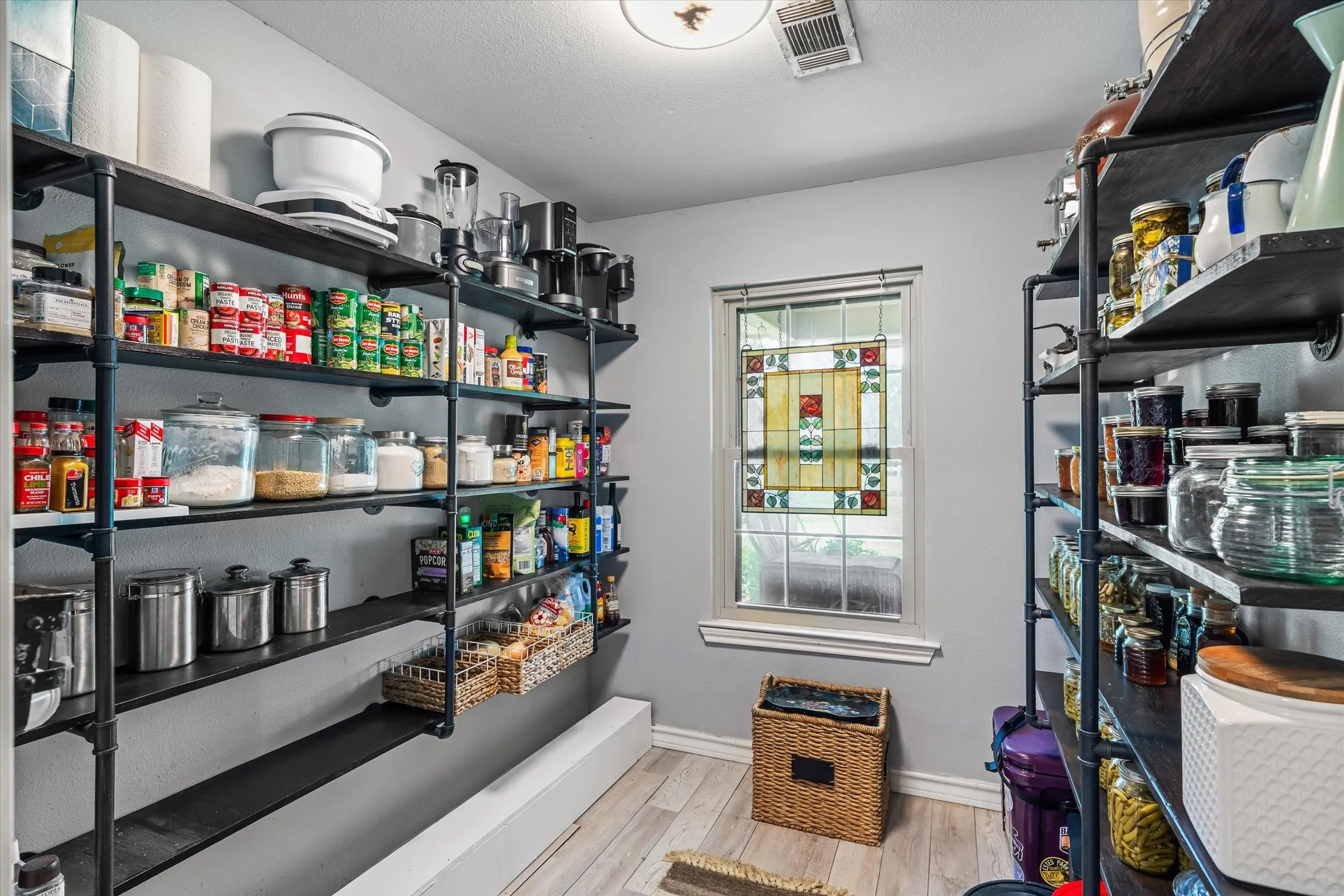 Farm For Sale in Rockwall County , 2141 Poetry Road, Royse City, Texas 75189, 3 Bedroom, 3 Bathroom, 2 Garage spaces, 3,213 Sqft, built in 1999, mls#21311586, Real Estate Agent in Royse City, Homes For Sale in Rockwall county, Homes For Sale in Royse City, Realtor in Royse City Texas, Real Estate Brokerage Independent Realty Texas, Luminita Cordes Realtor