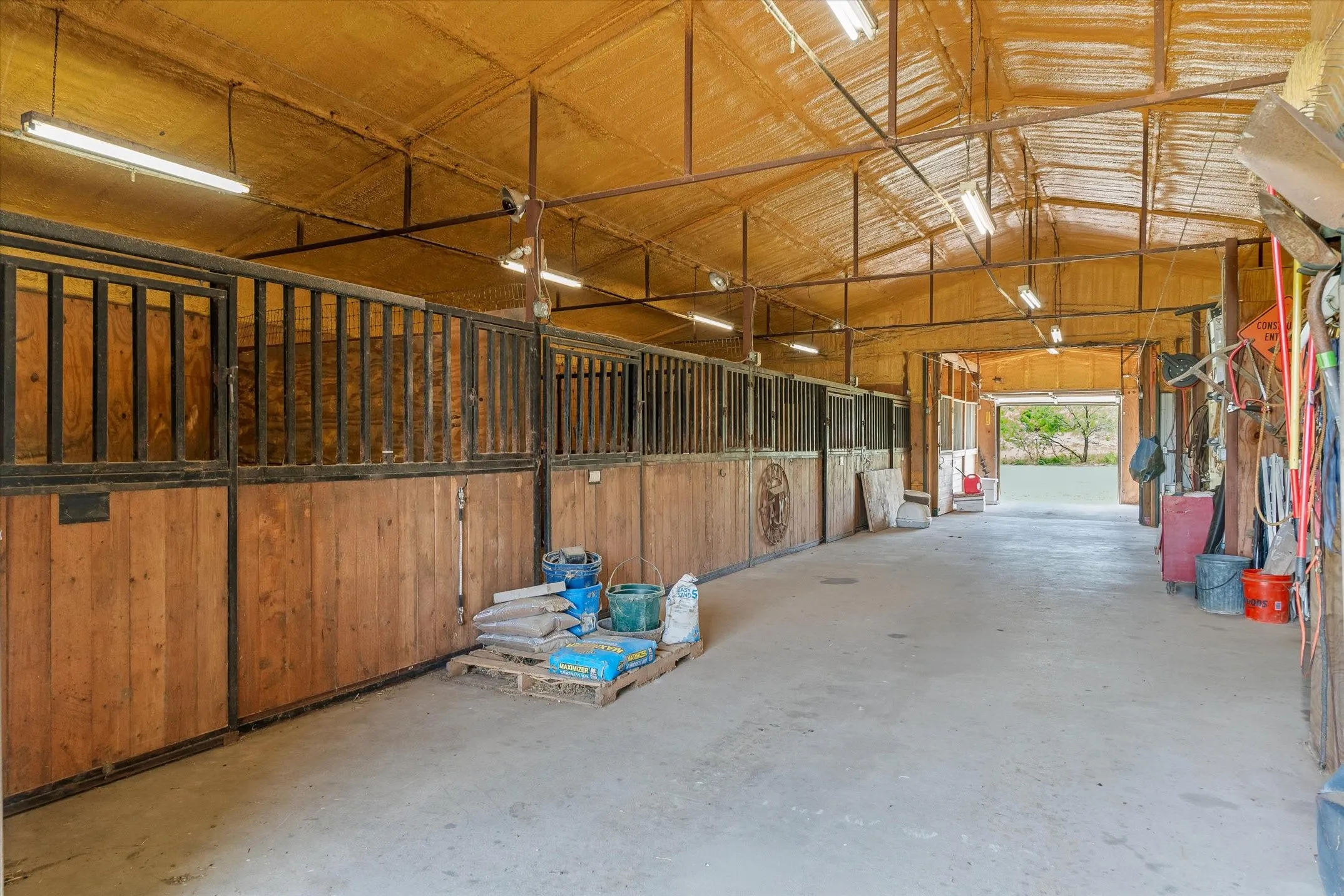Six stalls, two oversized