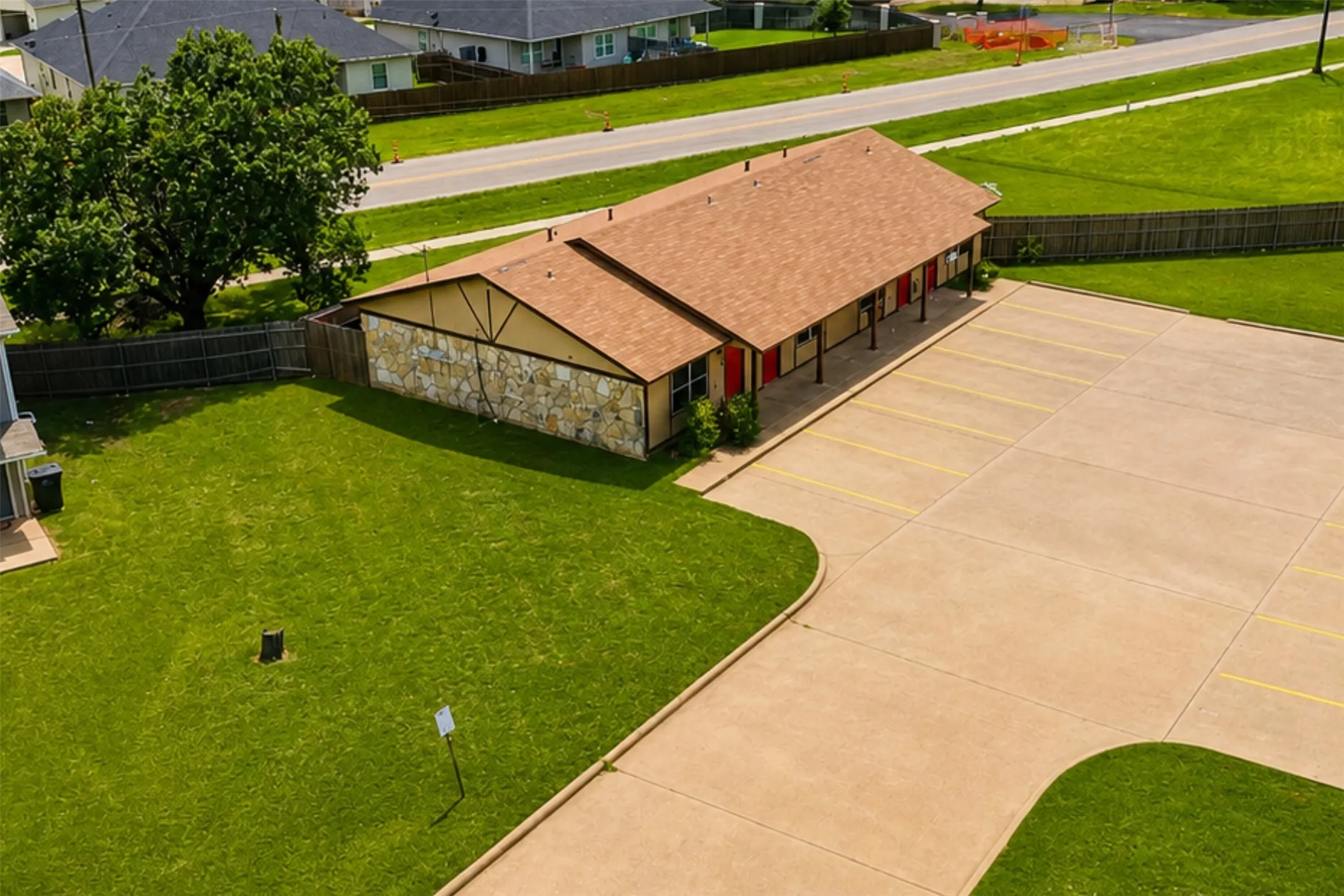 Quadruplex For Sale in Johnson County , 1411 Courtney Place, Cleburne, Texas 76033, 4 Bedroom, 4 Bathroom, Garage spaces, 0 Sqft, built in 1984, mls#21309199, Real Estate Agent in Cleburne, Homes For Sale in Johnson county, Homes For Sale in Cleburne, Realtor in Cleburne Texas, Real Estate Brokerage Independent Realty Texas, Luminita Cordes Realtor
