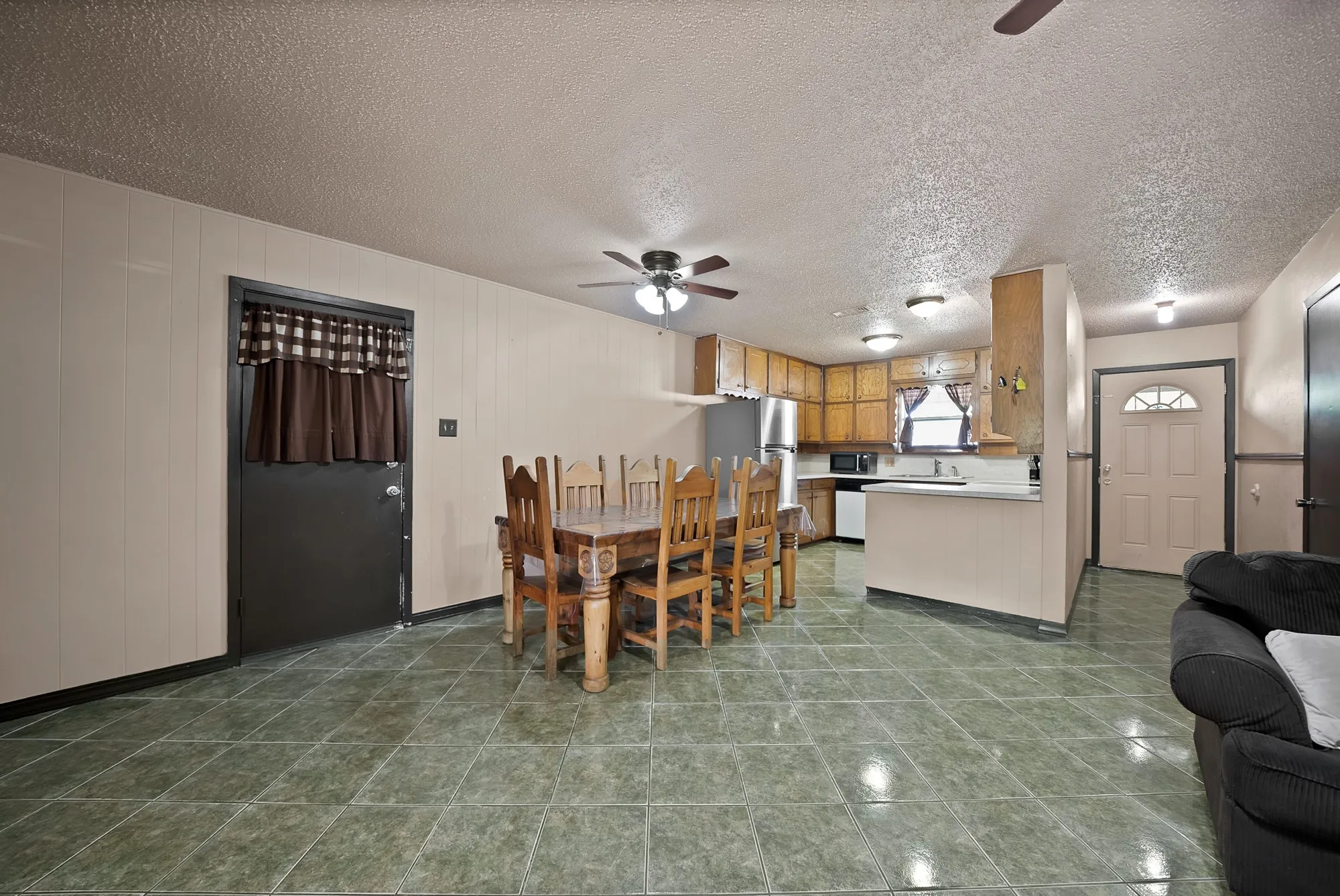 Single Family Residence For Sale in Tarrant County , 6621 Perdido Drive, Watauga, Texas 76148, 3 Bedroom, 2 Bathroom, 2 Garage spaces, 1,107 Sqft, built in 1971, mls#21313621, Real Estate Agent in Watauga, Homes For Sale in Tarrant county, Homes For Sale in Watauga, Realtor in Watauga Texas, Real Estate Brokerage Independent Realty Texas, Luminita Cordes Realtor