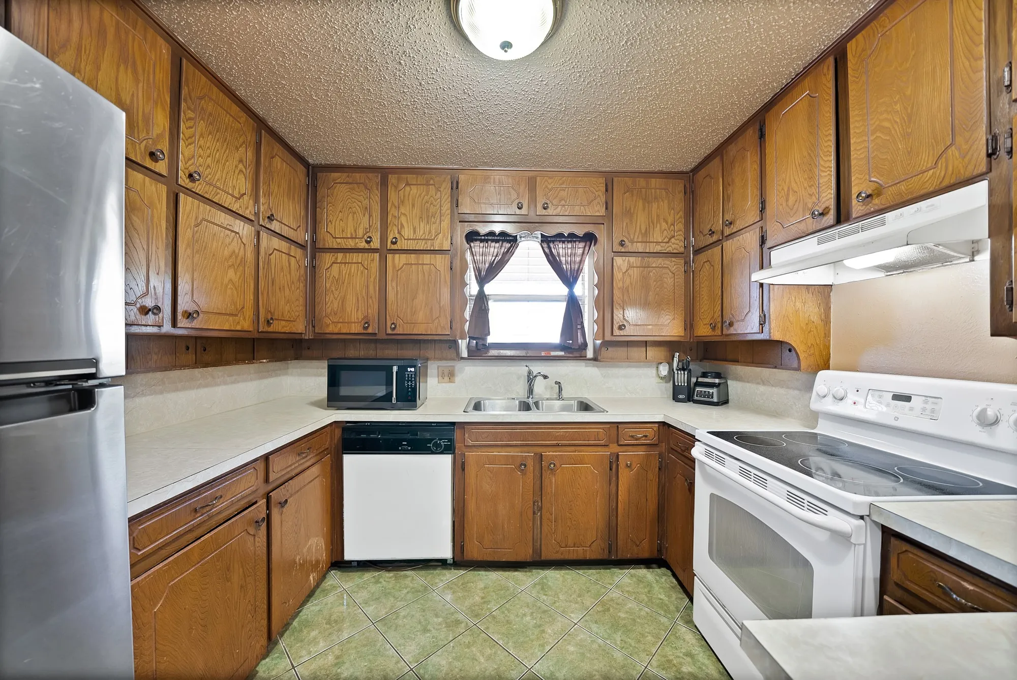 Single Family Residence For Sale in Tarrant County , 6621 Perdido Drive, Watauga, Texas 76148, 3 Bedroom, 2 Bathroom, 2 Garage spaces, 1,107 Sqft, built in 1971, mls#21313621, Real Estate Agent in Watauga, Homes For Sale in Tarrant county, Homes For Sale in Watauga, Realtor in Watauga Texas, Real Estate Brokerage Independent Realty Texas, Luminita Cordes Realtor