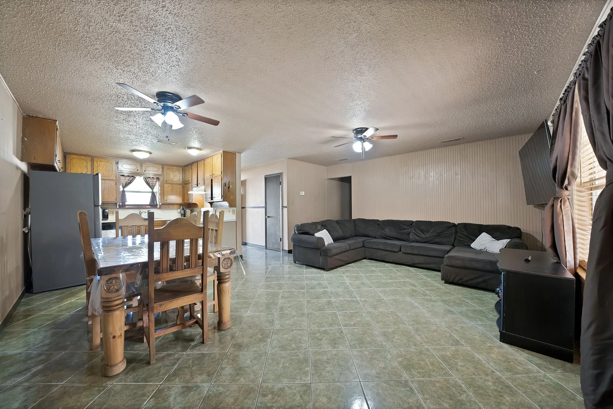 Single Family Residence For Sale in Tarrant County , 6621 Perdido Drive, Watauga, Texas 76148, 3 Bedroom, 2 Bathroom, 2 Garage spaces, 1,107 Sqft, built in 1971, mls#21313621, Real Estate Agent in Watauga, Homes For Sale in Tarrant county, Homes For Sale in Watauga, Realtor in Watauga Texas, Real Estate Brokerage Independent Realty Texas, Luminita Cordes Realtor