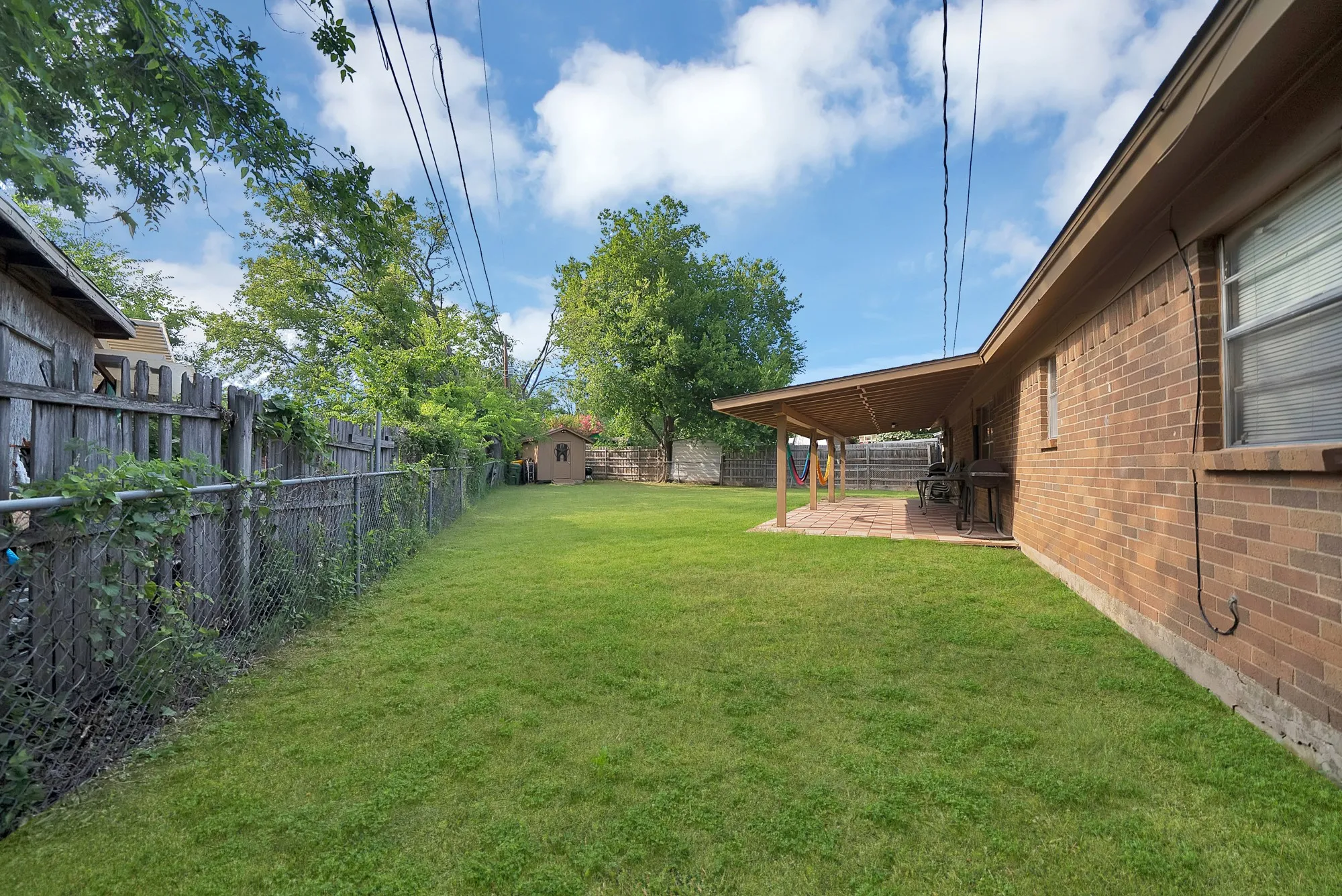 Single Family Residence For Sale in Tarrant County , 6621 Perdido Drive, Watauga, Texas 76148, 3 Bedroom, 2 Bathroom, 2 Garage spaces, 1,107 Sqft, built in 1971, mls#21313621, Real Estate Agent in Watauga, Homes For Sale in Tarrant county, Homes For Sale in Watauga, Realtor in Watauga Texas, Real Estate Brokerage Independent Realty Texas, Luminita Cordes Realtor