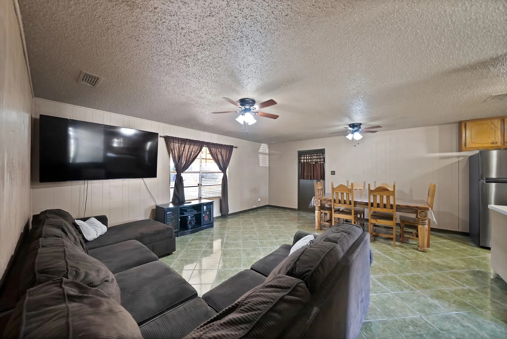 Single Family Residence For Sale in Tarrant County , 6621 Perdido Drive, Watauga, Texas 76148, 3 Bedroom, 2 Bathroom, 2 Garage spaces, 1,107 Sqft, built in 1971, mls#21313621, Real Estate Agent in Watauga, Homes For Sale in Tarrant county, Homes For Sale in Watauga, Realtor in Watauga Texas, Real Estate Brokerage Independent Realty Texas, Luminita Cordes Realtor