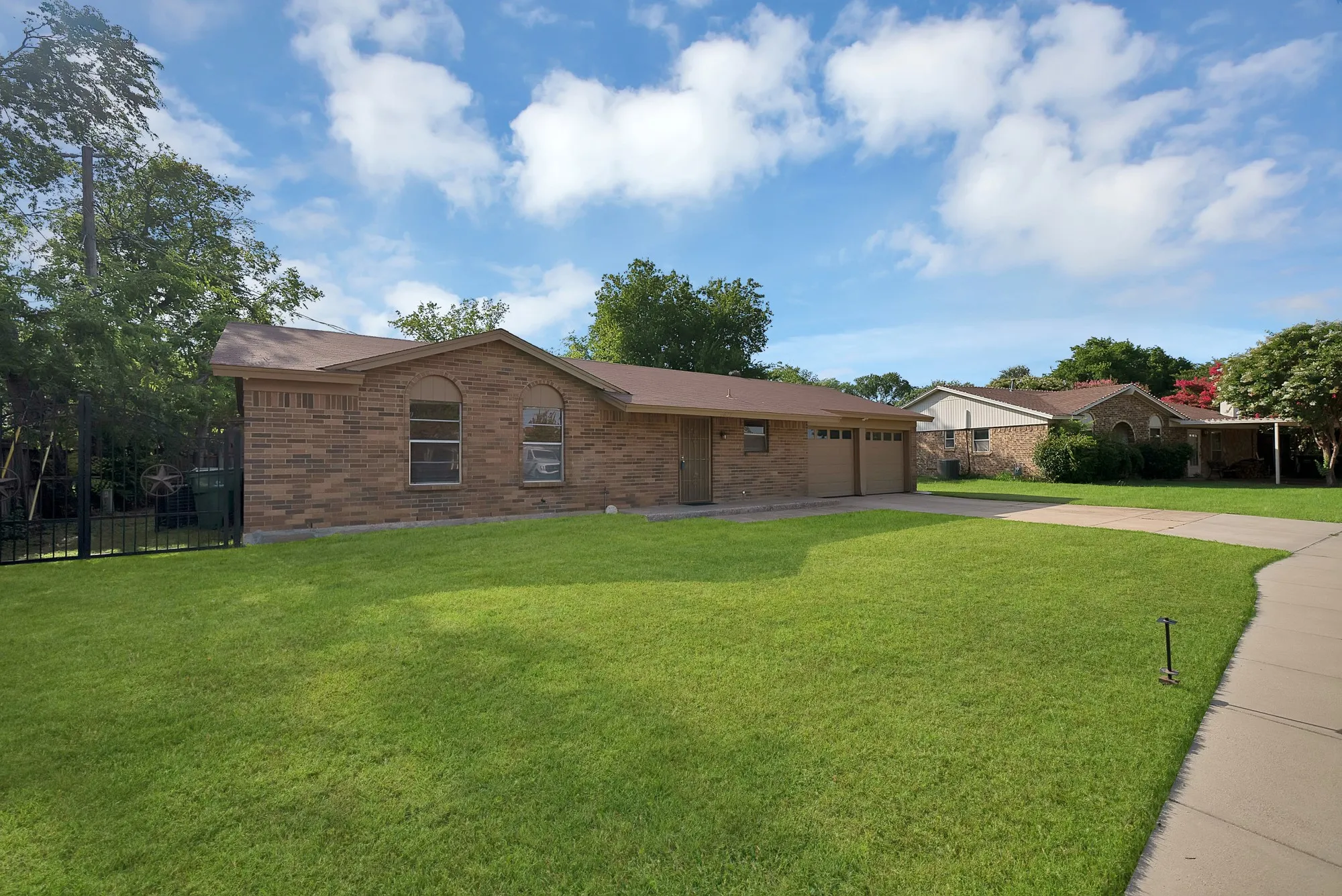 Single Family Residence For Sale in Tarrant County , 6621 Perdido Drive, Watauga, Texas 76148, 3 Bedroom, 2 Bathroom, 2 Garage spaces, 1,107 Sqft, built in 1971, mls#21313621, Real Estate Agent in Watauga, Homes For Sale in Tarrant county, Homes For Sale in Watauga, Realtor in Watauga Texas, Real Estate Brokerage Independent Realty Texas, Luminita Cordes Realtor