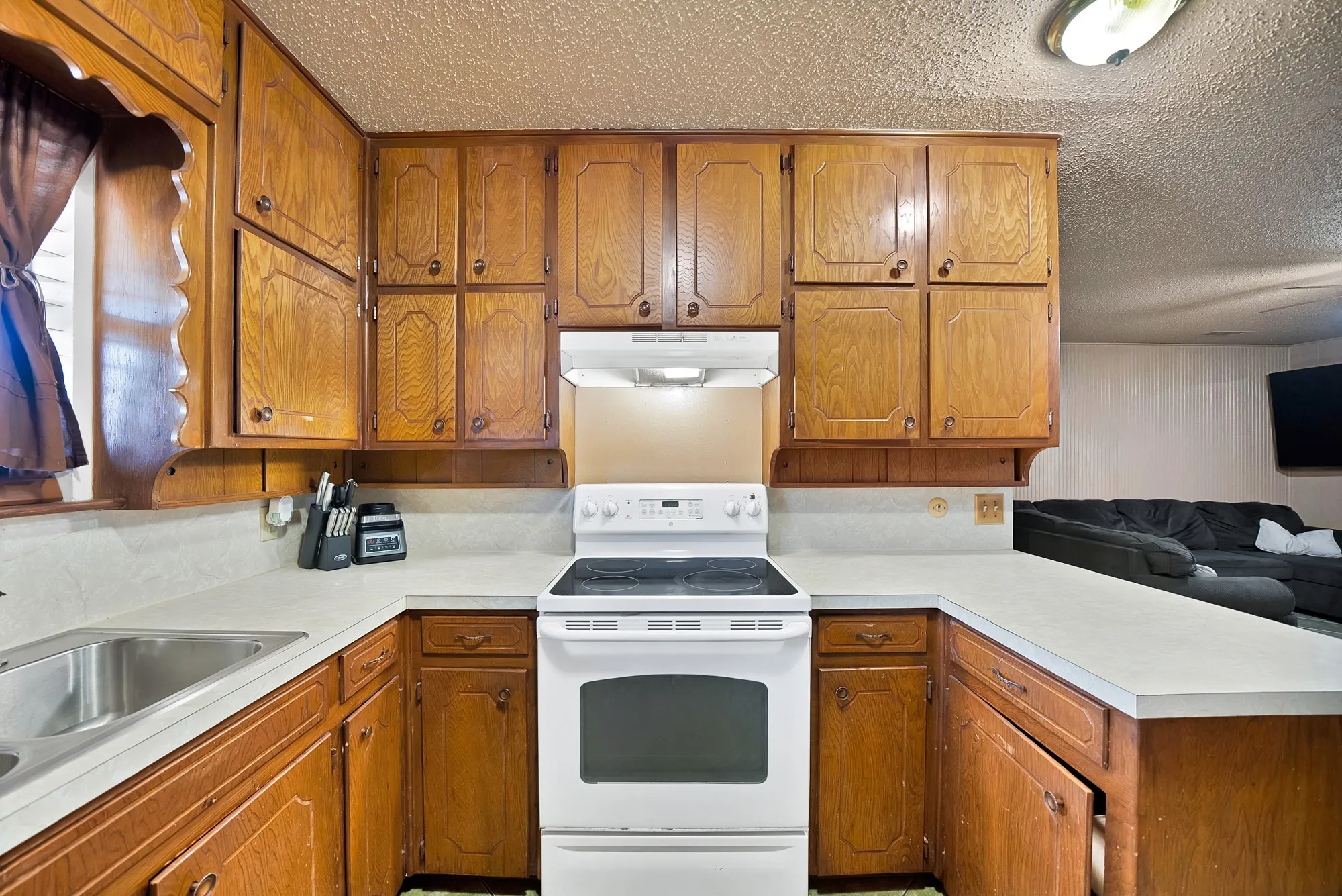 Single Family Residence For Sale in Tarrant County , 6621 Perdido Drive, Watauga, Texas 76148, 3 Bedroom, 2 Bathroom, 2 Garage spaces, 1,107 Sqft, built in 1971, mls#21313621, Real Estate Agent in Watauga, Homes For Sale in Tarrant county, Homes For Sale in Watauga, Realtor in Watauga Texas, Real Estate Brokerage Independent Realty Texas, Luminita Cordes Realtor