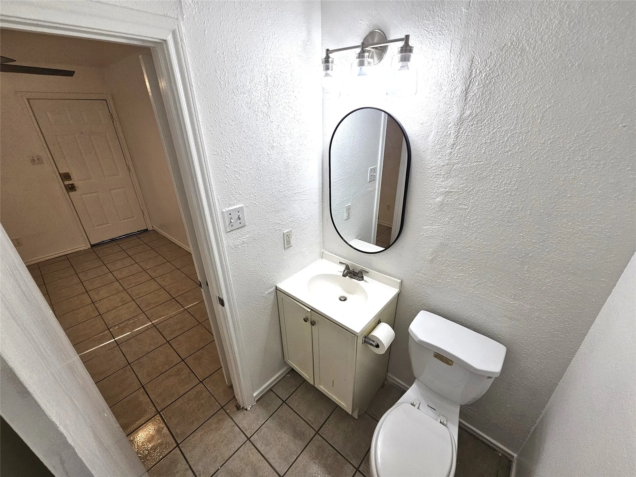 Half bathroom inside the Master bedrom