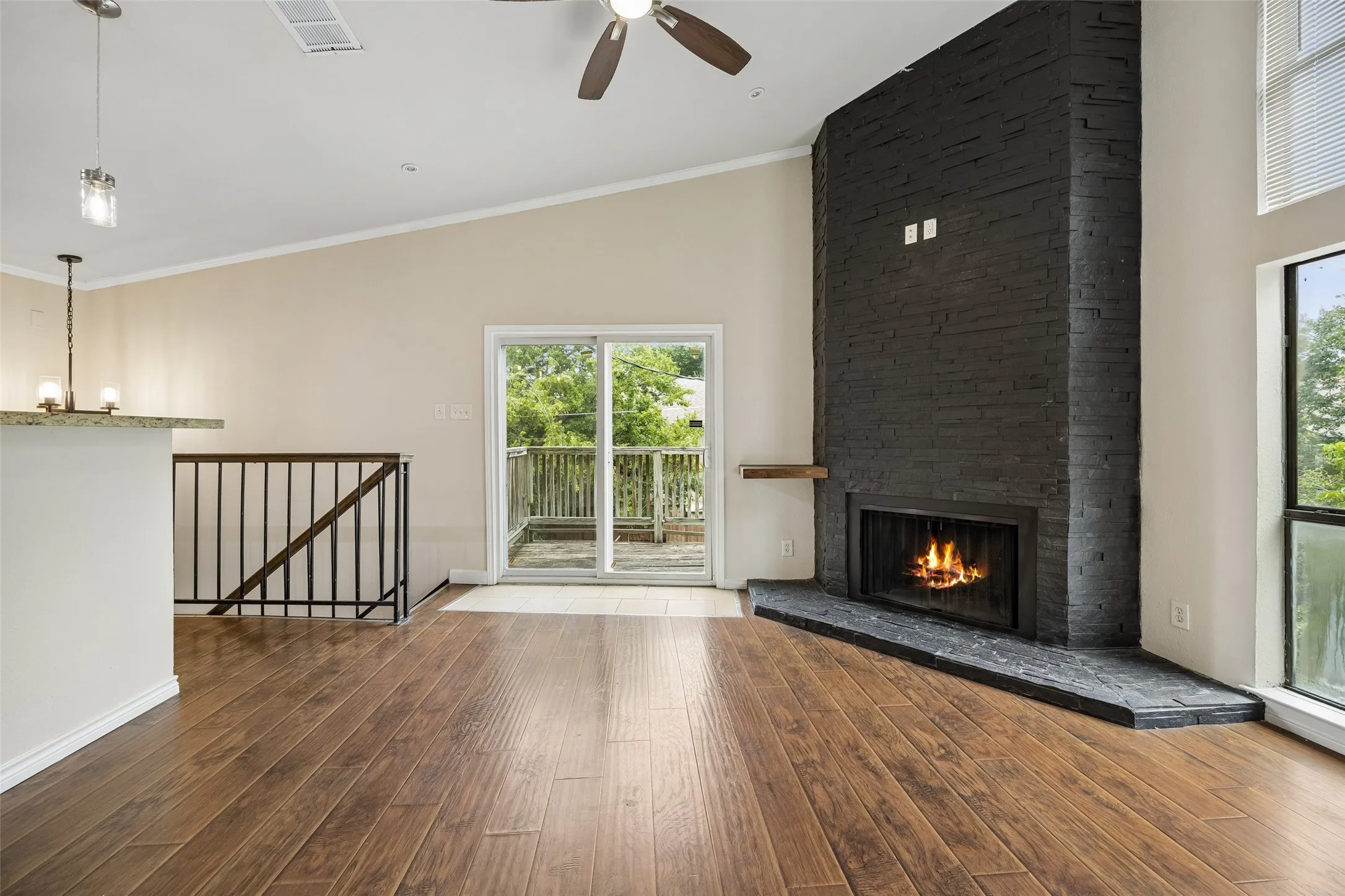 Condominium For Sale in Dallas County , 6503 Ridgecrest Road 109I, Dallas, Texas 75231, 1 Bedroom, 2 Bathroom, Garage spaces, 893 Sqft, built in 1980, mls#21310687, Real Estate Agent in Dallas, Homes For Sale in Dallas county, Homes For Sale in Dallas, Realtor in Dallas Texas, Real Estate Brokerage Independent Realty Texas, Luminita Cordes Realtor