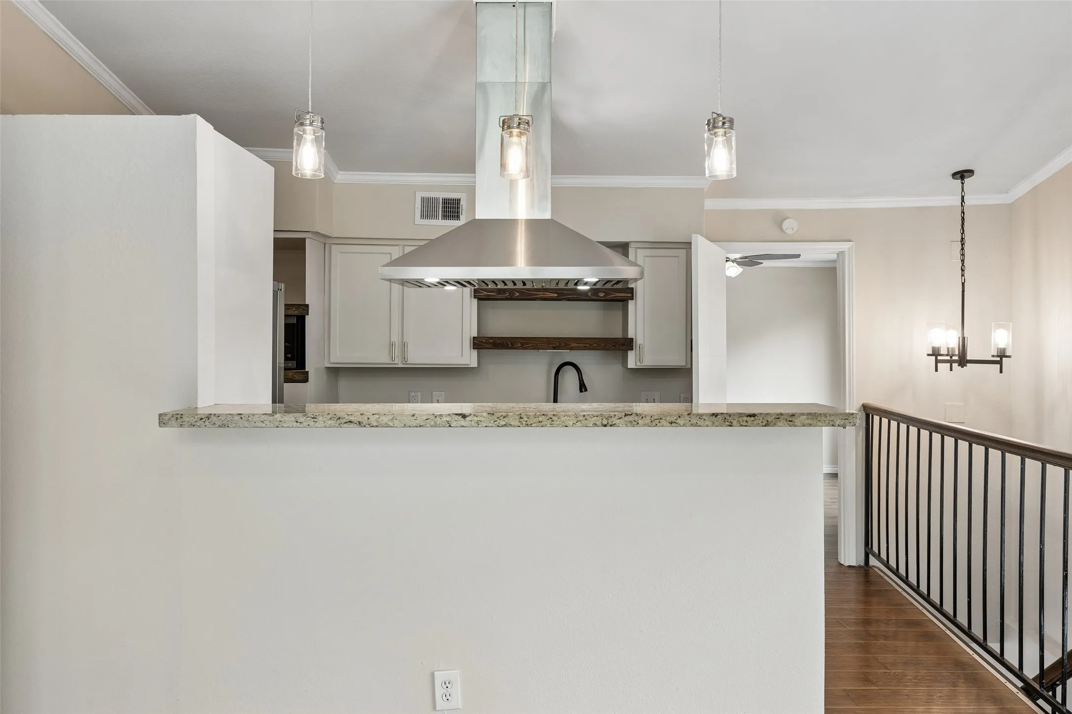 Condominium For Sale in Dallas County , 6503 Ridgecrest Road 109I, Dallas, Texas 75231, 1 Bedroom, 2 Bathroom, Garage spaces, 893 Sqft, built in 1980, mls#21310687, Real Estate Agent in Dallas, Homes For Sale in Dallas county, Homes For Sale in Dallas, Realtor in Dallas Texas, Real Estate Brokerage Independent Realty Texas, Luminita Cordes Realtor