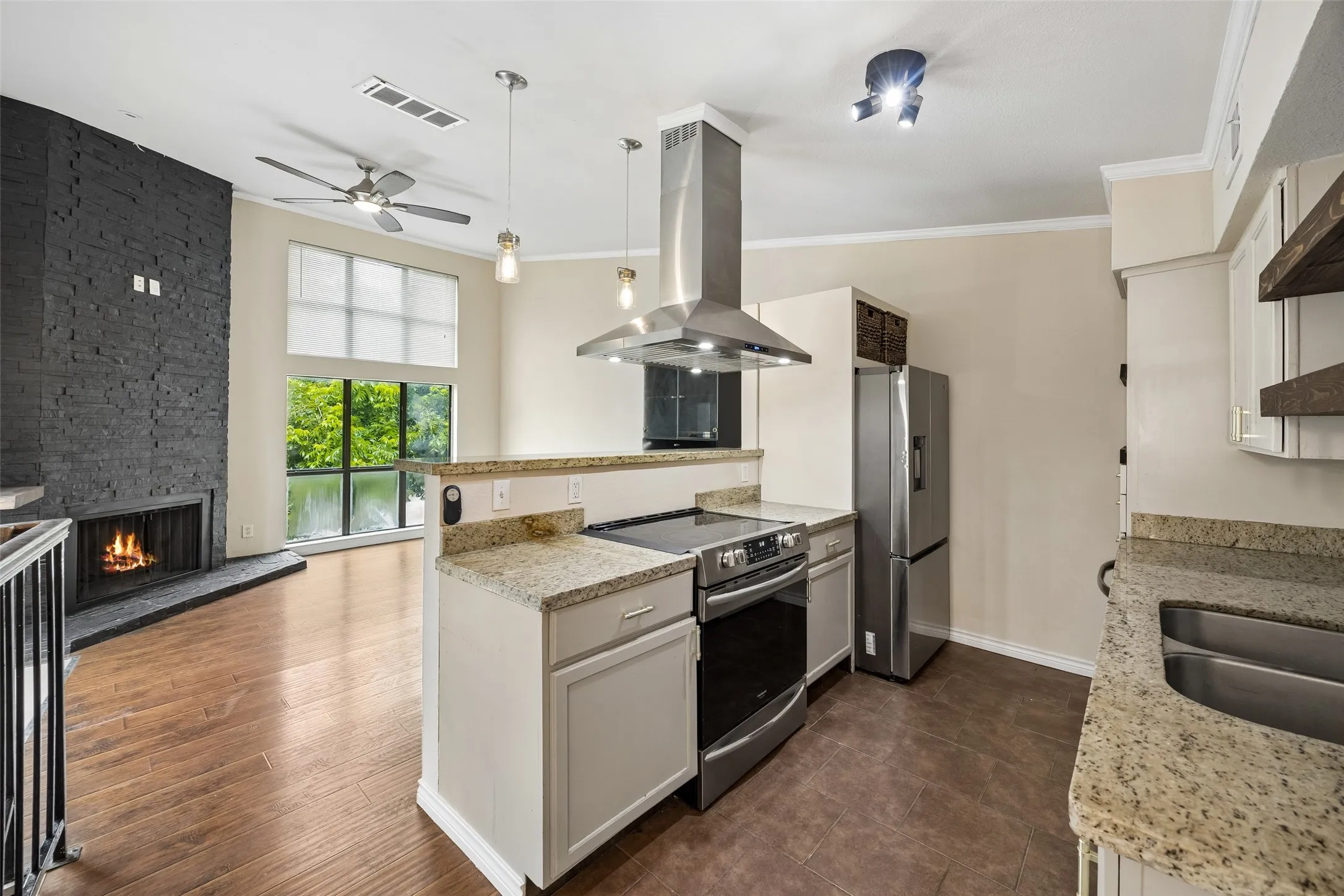 Condominium For Sale in Dallas County , 6503 Ridgecrest Road 109I, Dallas, Texas 75231, 1 Bedroom, 2 Bathroom, Garage spaces, 893 Sqft, built in 1980, mls#21310687, Real Estate Agent in Dallas, Homes For Sale in Dallas county, Homes For Sale in Dallas, Realtor in Dallas Texas, Real Estate Brokerage Independent Realty Texas, Luminita Cordes Realtor