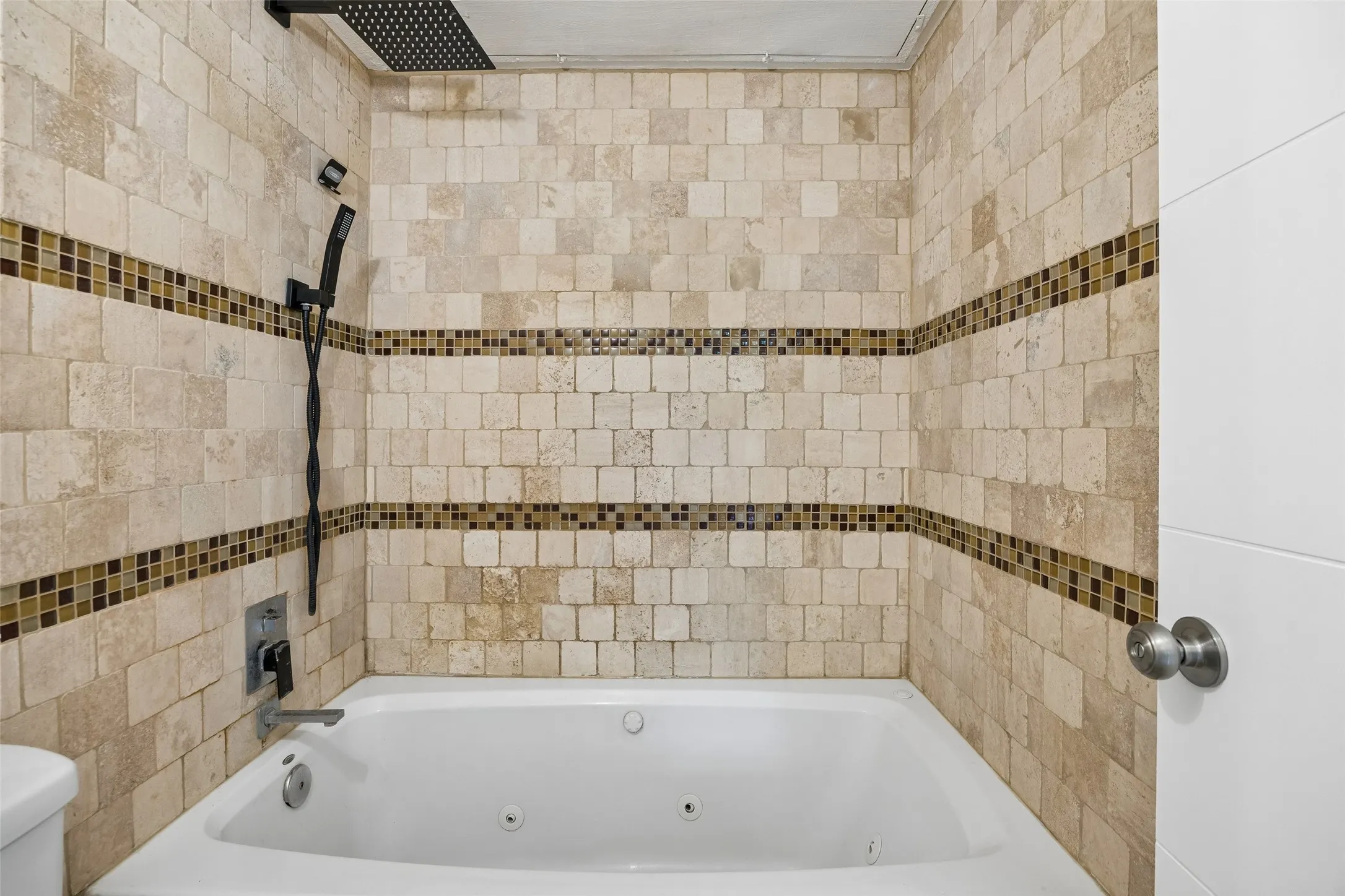 Condominium For Sale in Dallas County , 6503 Ridgecrest Road 109I, Dallas, Texas 75231, 1 Bedroom, 2 Bathroom, Garage spaces, 893 Sqft, built in 1980, mls#21310687, Real Estate Agent in Dallas, Homes For Sale in Dallas county, Homes For Sale in Dallas, Realtor in Dallas Texas, Real Estate Brokerage Independent Realty Texas, Luminita Cordes Realtor