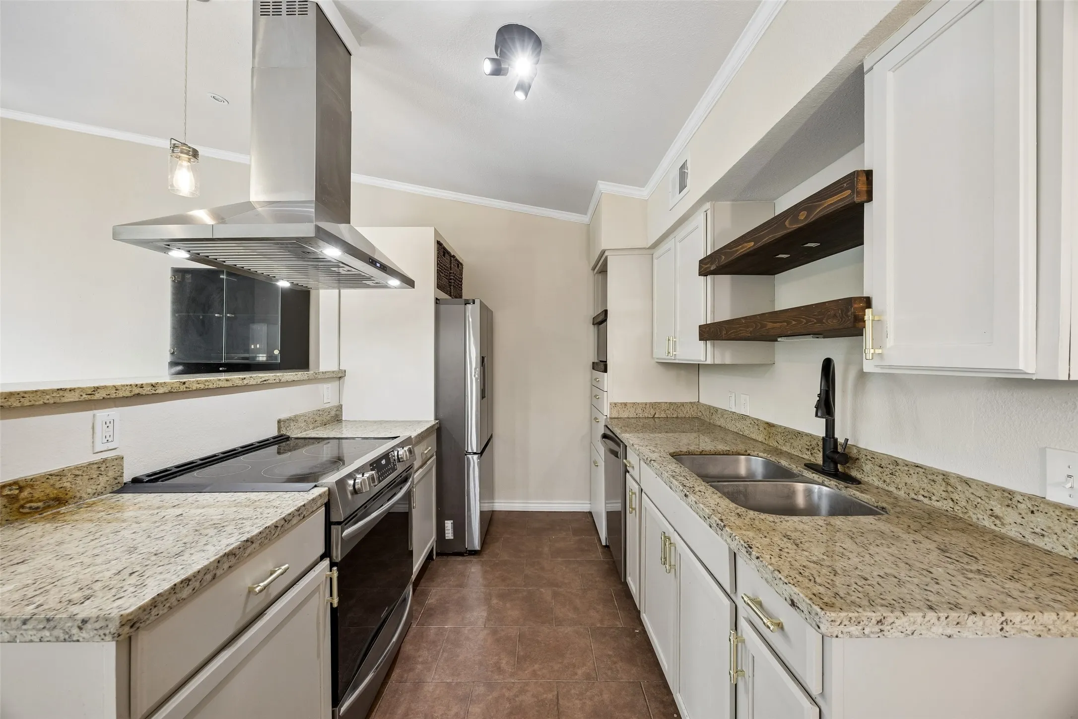 Condominium For Sale in Dallas County , 6503 Ridgecrest Road 109I, Dallas, Texas 75231, 1 Bedroom, 2 Bathroom, Garage spaces, 893 Sqft, built in 1980, mls#21310687, Real Estate Agent in Dallas, Homes For Sale in Dallas county, Homes For Sale in Dallas, Realtor in Dallas Texas, Real Estate Brokerage Independent Realty Texas, Luminita Cordes Realtor