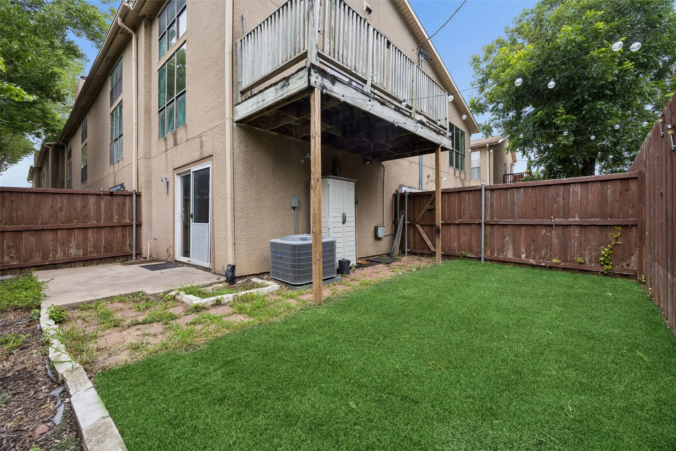 Condominium For Sale in Dallas County , 6503 Ridgecrest Road 109I, Dallas, Texas 75231, 1 Bedroom, 2 Bathroom, Garage spaces, 893 Sqft, built in 1980, mls#21310687, Real Estate Agent in Dallas, Homes For Sale in Dallas county, Homes For Sale in Dallas, Realtor in Dallas Texas, Real Estate Brokerage Independent Realty Texas, Luminita Cordes Realtor