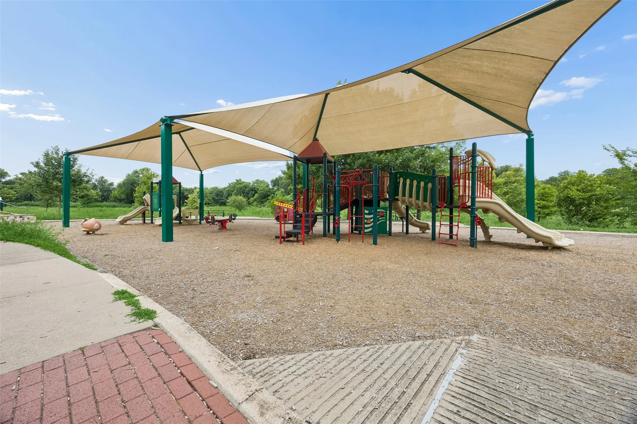 Condominium For Sale in Dallas County , 6503 Ridgecrest Road 109I, Dallas, Texas 75231, 1 Bedroom, 2 Bathroom, Garage spaces, 893 Sqft, built in 1980, mls#21310687, Real Estate Agent in Dallas, Homes For Sale in Dallas county, Homes For Sale in Dallas, Realtor in Dallas Texas, Real Estate Brokerage Independent Realty Texas, Luminita Cordes Realtor