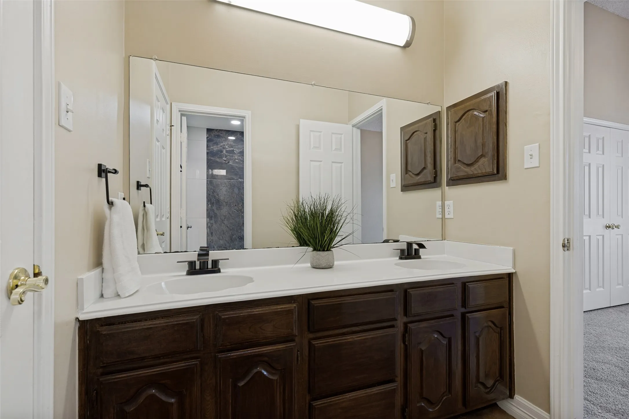 Single Family Residence For Sale in Collin County , 5604 Exeter Drive, Richardson, Texas 75082, 5 Bedroom, 4 Bathroom, 2 Garage spaces, 4,048 Sqft, built in 1992, mls#21310849, Real Estate Agent in Richardson, Homes For Sale in Collin county, Homes For Sale in Richardson, Realtor in Richardson Texas, Real Estate Brokerage Independent Realty Texas, Luminita Cordes Realtor