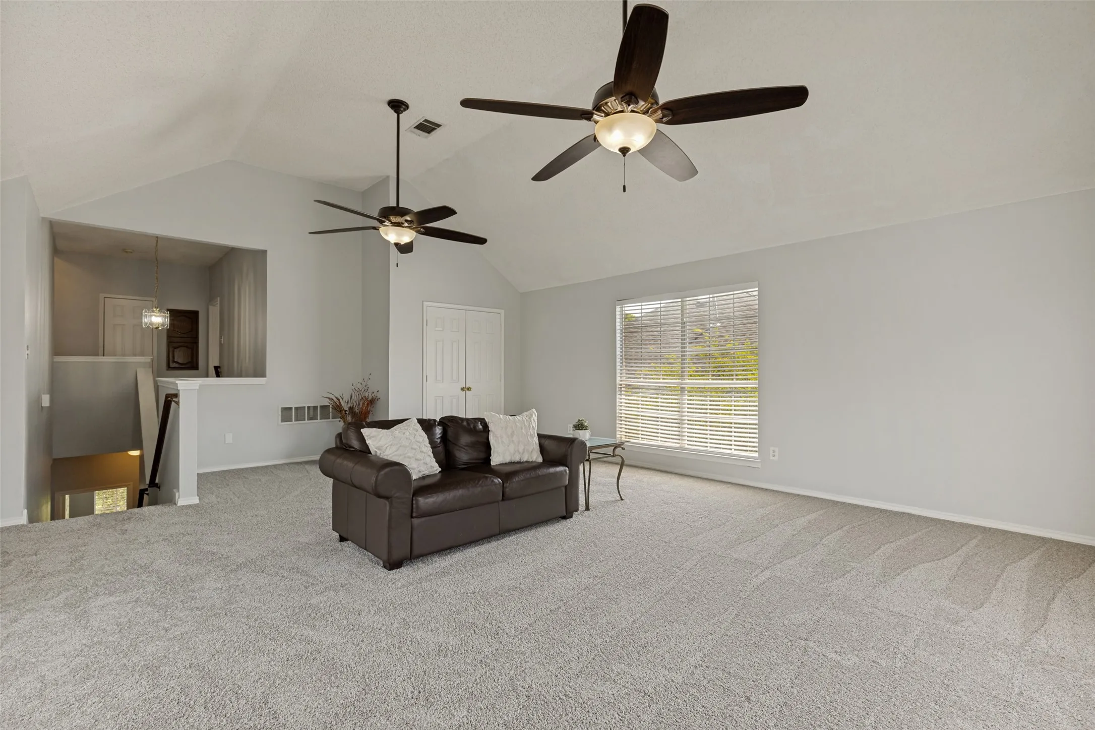 Single Family Residence For Sale in Collin County , 5604 Exeter Drive, Richardson, Texas 75082, 5 Bedroom, 4 Bathroom, 2 Garage spaces, 4,048 Sqft, built in 1992, mls#21310849, Real Estate Agent in Richardson, Homes For Sale in Collin county, Homes For Sale in Richardson, Realtor in Richardson Texas, Real Estate Brokerage Independent Realty Texas, Luminita Cordes Realtor