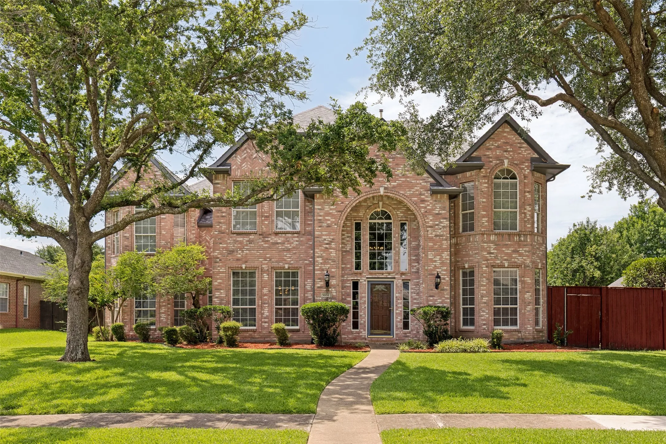 Single Family Residence For Sale in Collin County , 5604 Exeter Drive, Richardson, Texas 75082, 5 Bedroom, 4 Bathroom, 2 Garage spaces, 4,048 Sqft, built in 1992, mls#21310849, Real Estate Agent in Richardson, Homes For Sale in Collin county, Homes For Sale in Richardson, Realtor in Richardson Texas, Real Estate Brokerage Independent Realty Texas, Luminita Cordes Realtor