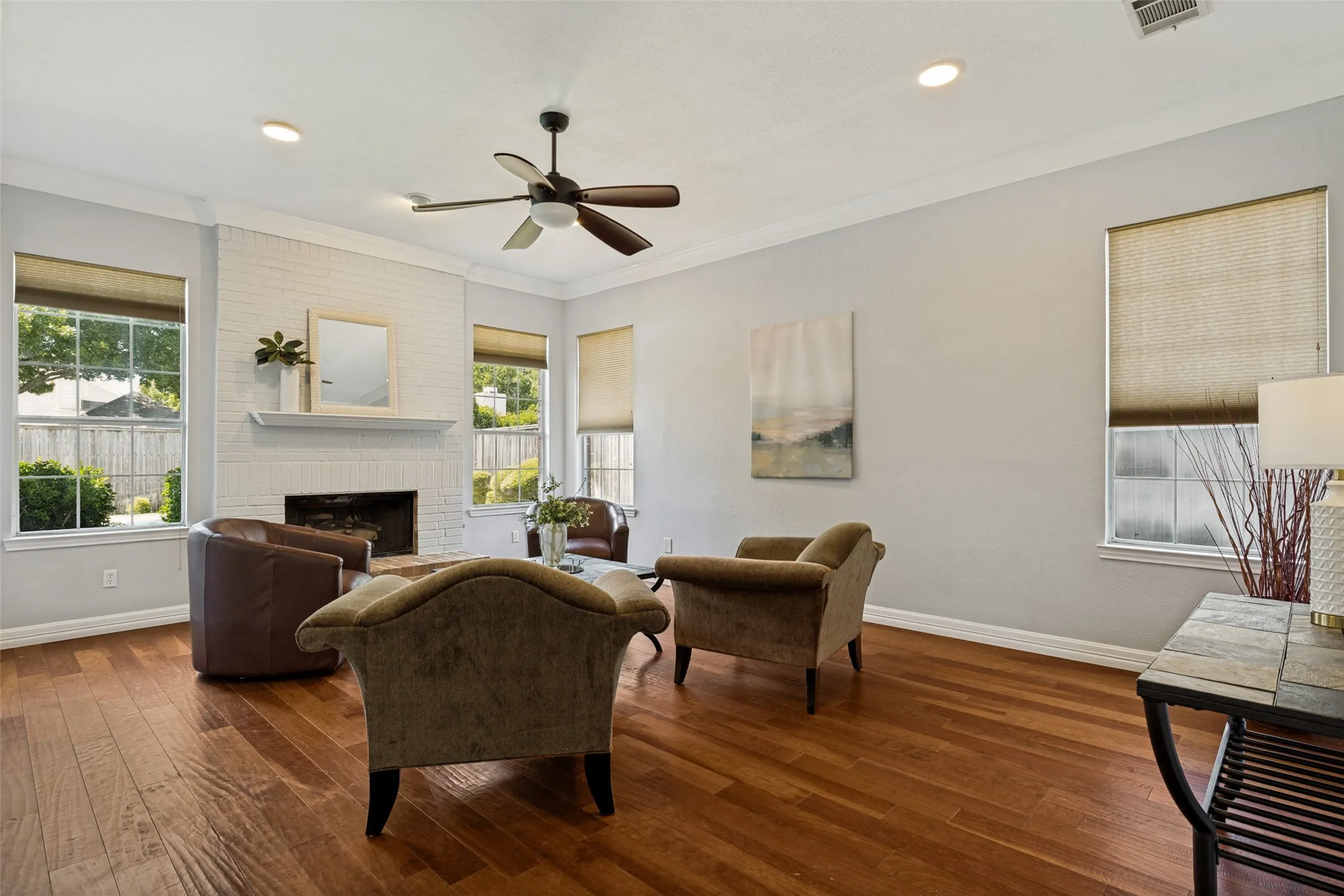 Single Family Residence For Sale in Collin County , 5604 Exeter Drive, Richardson, Texas 75082, 5 Bedroom, 4 Bathroom, 2 Garage spaces, 4,048 Sqft, built in 1992, mls#21310849, Real Estate Agent in Richardson, Homes For Sale in Collin county, Homes For Sale in Richardson, Realtor in Richardson Texas, Real Estate Brokerage Independent Realty Texas, Luminita Cordes Realtor