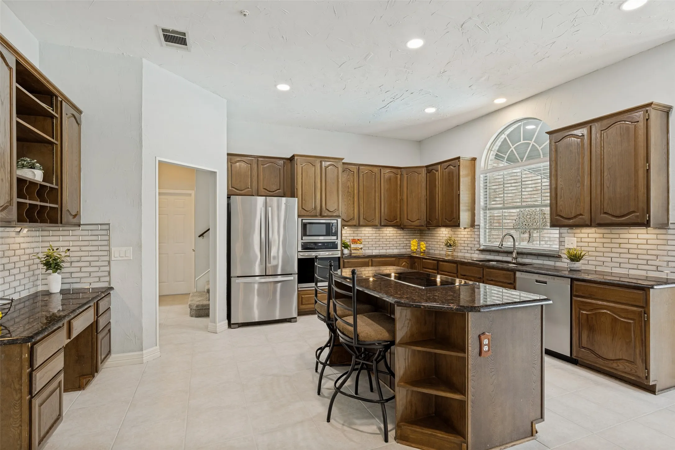 Single Family Residence For Sale in Collin County , 5604 Exeter Drive, Richardson, Texas 75082, 5 Bedroom, 4 Bathroom, 2 Garage spaces, 4,048 Sqft, built in 1992, mls#21310849, Real Estate Agent in Richardson, Homes For Sale in Collin county, Homes For Sale in Richardson, Realtor in Richardson Texas, Real Estate Brokerage Independent Realty Texas, Luminita Cordes Realtor