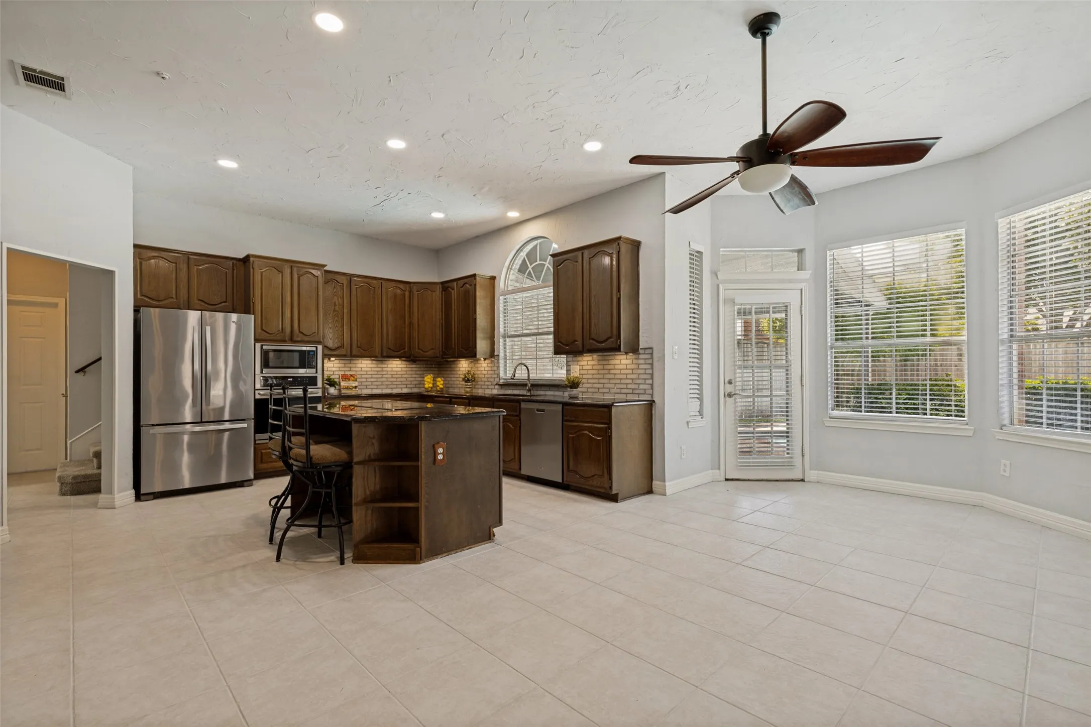 Single Family Residence For Sale in Collin County , 5604 Exeter Drive, Richardson, Texas 75082, 5 Bedroom, 4 Bathroom, 2 Garage spaces, 4,048 Sqft, built in 1992, mls#21310849, Real Estate Agent in Richardson, Homes For Sale in Collin county, Homes For Sale in Richardson, Realtor in Richardson Texas, Real Estate Brokerage Independent Realty Texas, Luminita Cordes Realtor