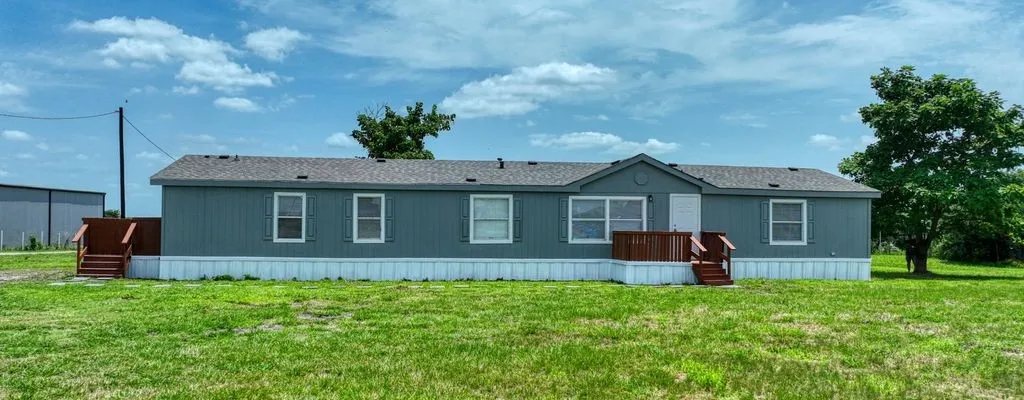 Mobile Home For Sale in Hunt County , 2736 COUNTY ROAD 2134, Caddo Mills, Texas 75135, 4 Bedroom, 2 Bathroom, Garage spaces, 2,128 Sqft, built in 1998, mls#21314182, Real Estate Agent in Caddo Mills, Homes For Sale in Hunt county, Homes For Sale in Caddo Mills, Realtor in Caddo Mills Texas, Real Estate Brokerage Independent Realty Texas, Luminita Cordes Realtor