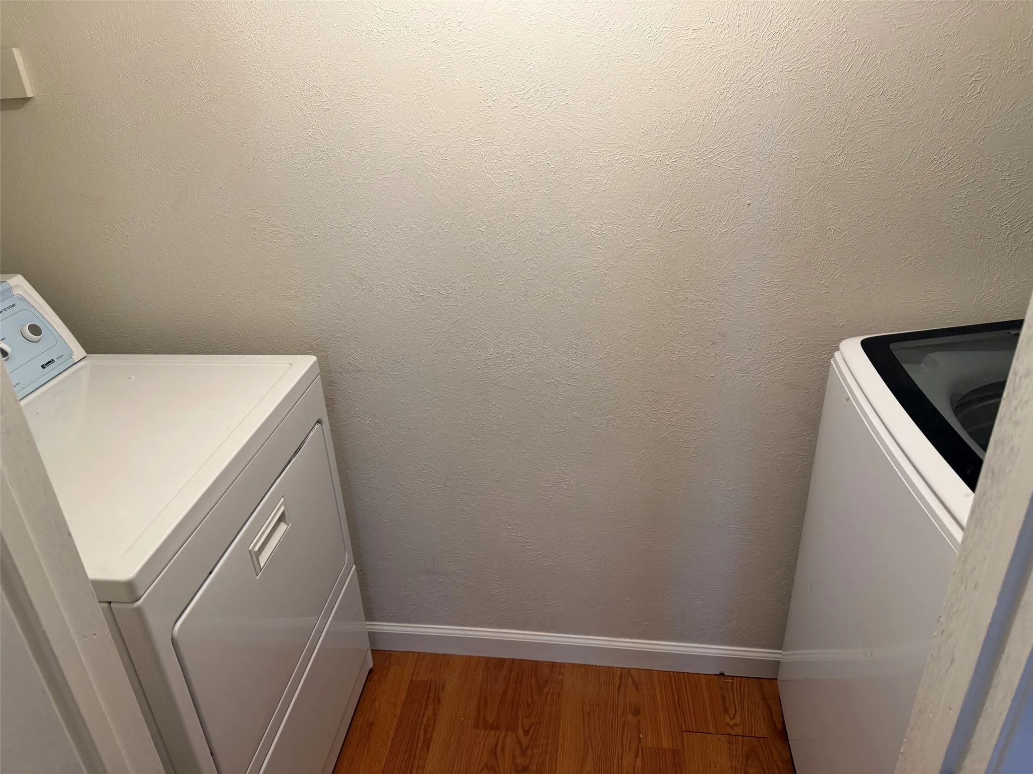 Single Family Residence For Sale in Dallas County , 10207 Sweet Gum Street, Dallas, Texas 75249, 3 Bedroom, 2 Bathroom, 2 Garage spaces, 1,722 Sqft, built in 1979, mls#21314045, Real Estate Agent in Dallas, Homes For Sale in Dallas county, Homes For Sale in Dallas, Realtor in Dallas Texas, Real Estate Brokerage Independent Realty Texas, Luminita Cordes Realtor