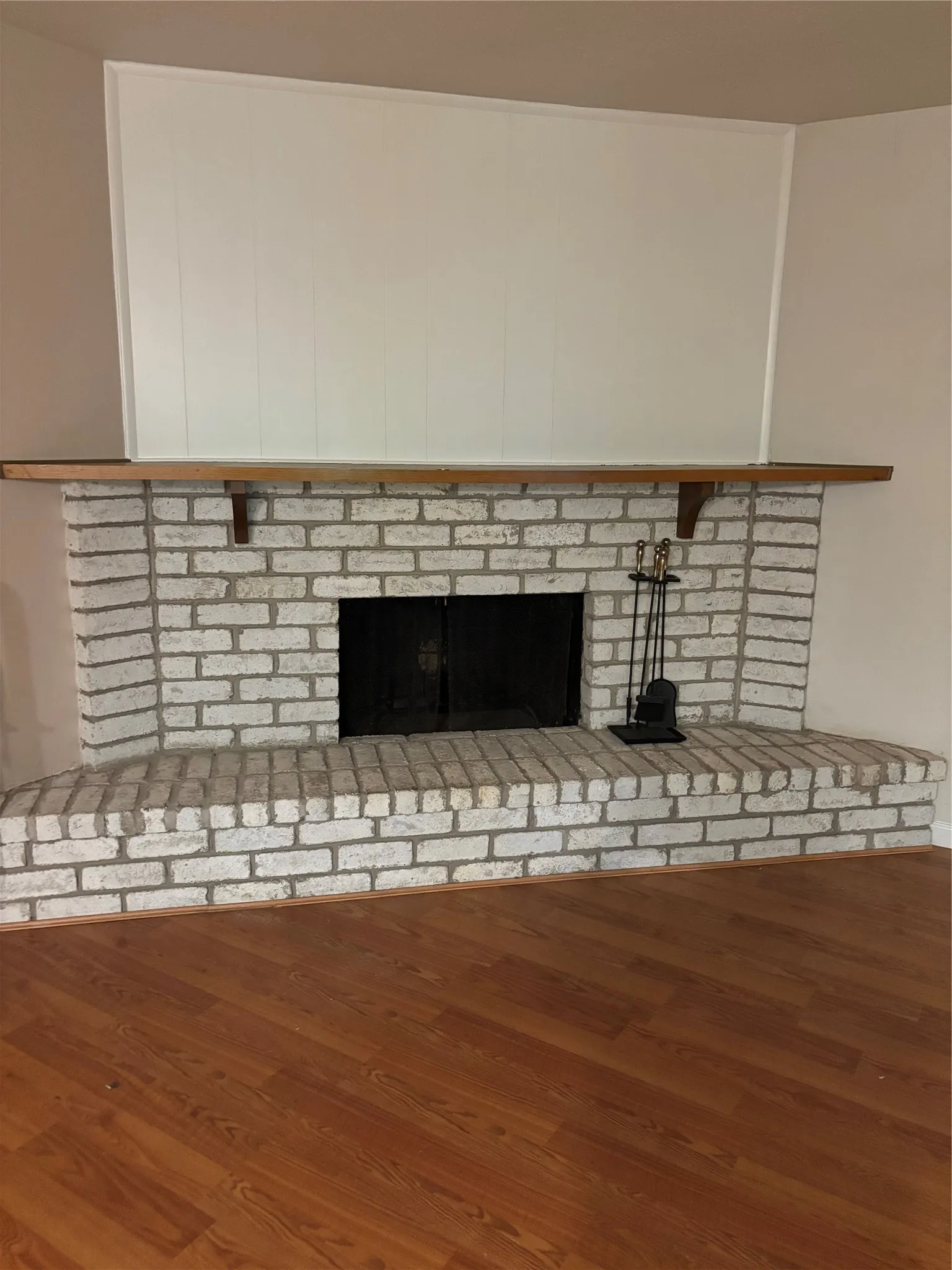 Single Family Residence For Sale in Dallas County , 10207 Sweet Gum Street, Dallas, Texas 75249, 3 Bedroom, 2 Bathroom, 2 Garage spaces, 1,722 Sqft, built in 1979, mls#21314045, Real Estate Agent in Dallas, Homes For Sale in Dallas county, Homes For Sale in Dallas, Realtor in Dallas Texas, Real Estate Brokerage Independent Realty Texas, Luminita Cordes Realtor