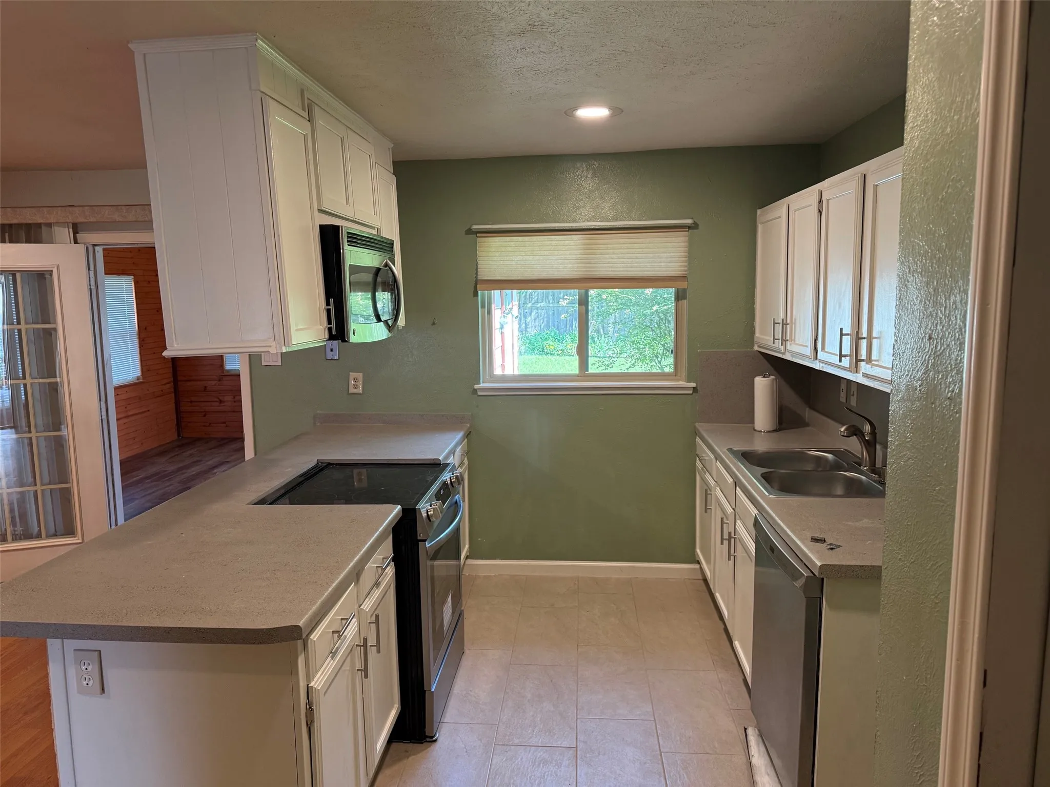 Single Family Residence For Sale in Dallas County , 10207 Sweet Gum Street, Dallas, Texas 75249, 3 Bedroom, 2 Bathroom, 2 Garage spaces, 1,722 Sqft, built in 1979, mls#21314045, Real Estate Agent in Dallas, Homes For Sale in Dallas county, Homes For Sale in Dallas, Realtor in Dallas Texas, Real Estate Brokerage Independent Realty Texas, Luminita Cordes Realtor