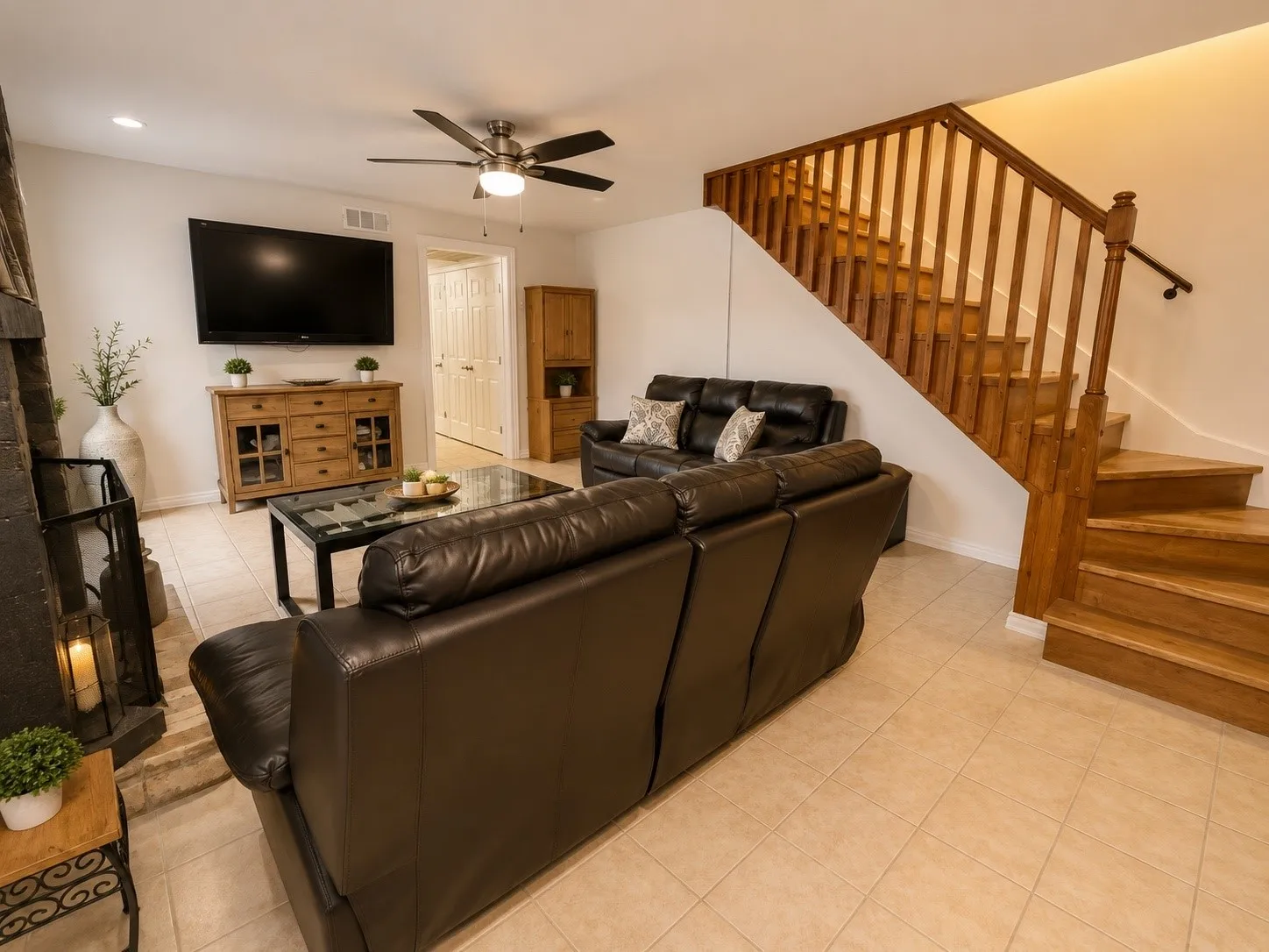 Townhouse For Sale in Dallas County , 2010 Via Sonoma, Carrollton, Texas 75006, 3 Bedroom, 2 Bathroom, Garage spaces, 1,472 Sqft, built in 1974, mls#21313901, Real Estate Agent in Carrollton, Homes For Sale in Dallas county, Homes For Sale in Carrollton, Realtor in Carrollton Texas, Real Estate Brokerage Independent Realty Texas, Luminita Cordes Realtor
