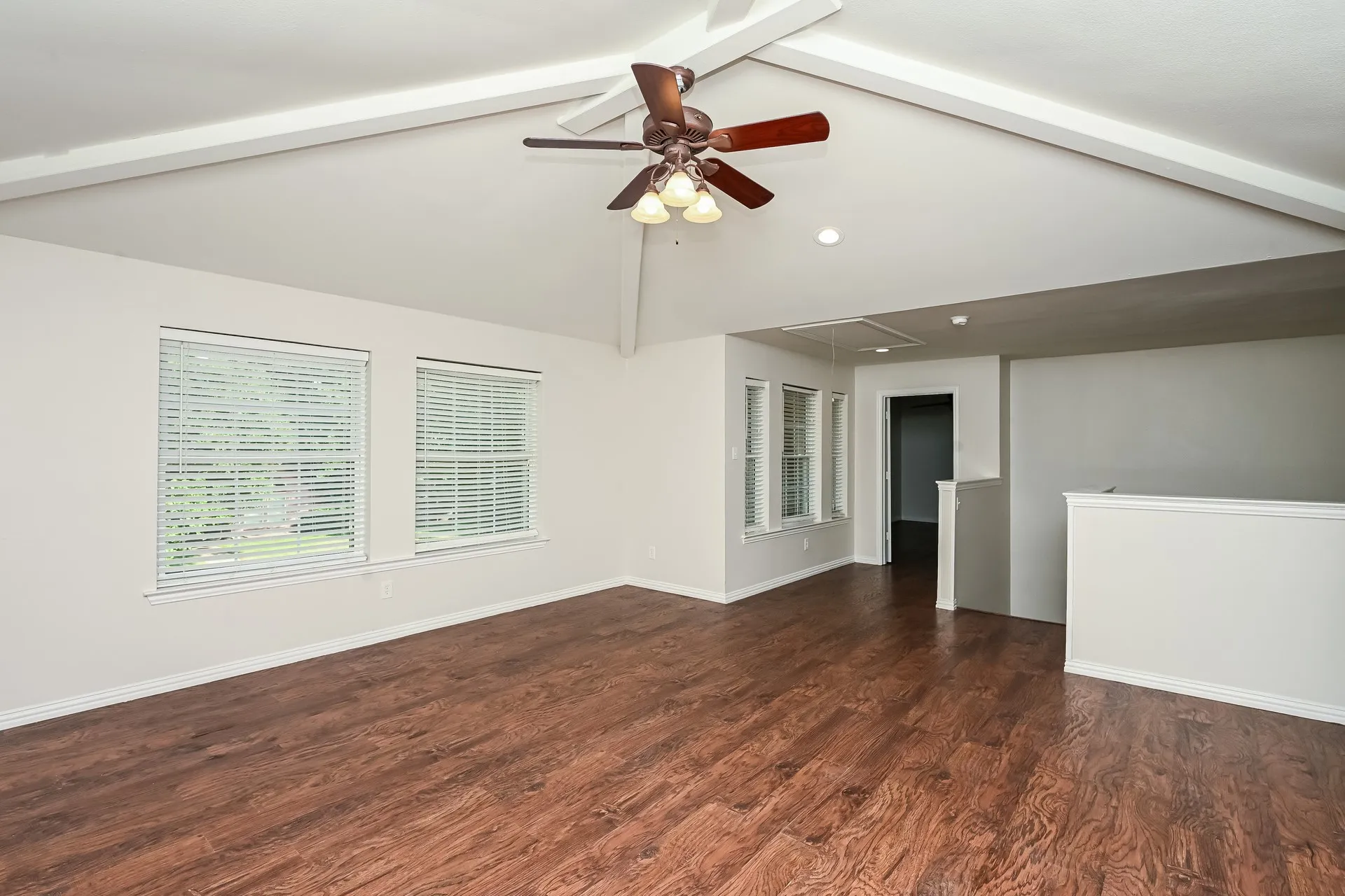 Single Family Residence For Sale in Tarrant County , 2057 Spinnaker Lane, Azle, Texas 76020, 4 Bedroom, 3 Bathroom, 2 Garage spaces, 2,604 Sqft, built in 1988, mls#21309170, Real Estate Agent in Azle, Homes For Sale in Tarrant county, Homes For Sale in Azle, Realtor in Azle Texas, Real Estate Brokerage Independent Realty Texas, Luminita Cordes Realtor