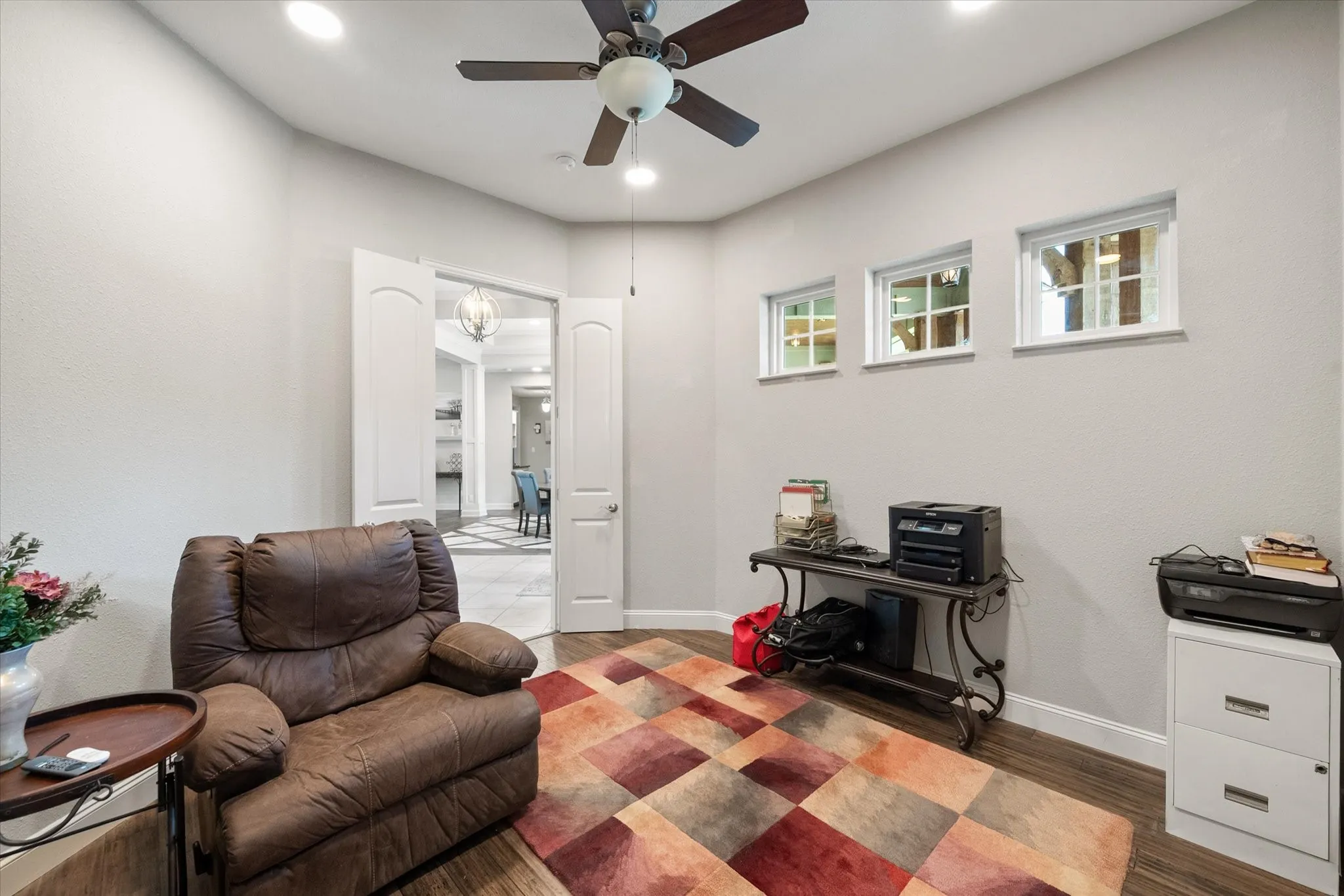 Single Family Residence For Sale in Navarro County , 930 Waters Edge Drive, Corsicana, Texas 75109, 3 Bedroom, 3 Bathroom, 3 Garage spaces, 3,138 Sqft, built in 2021, mls#21313833, Real Estate Agent in Corsicana, Homes For Sale in Navarro county, Homes For Sale in Corsicana, Realtor in Corsicana Texas, Real Estate Brokerage Independent Realty Texas, Luminita Cordes Realtor
