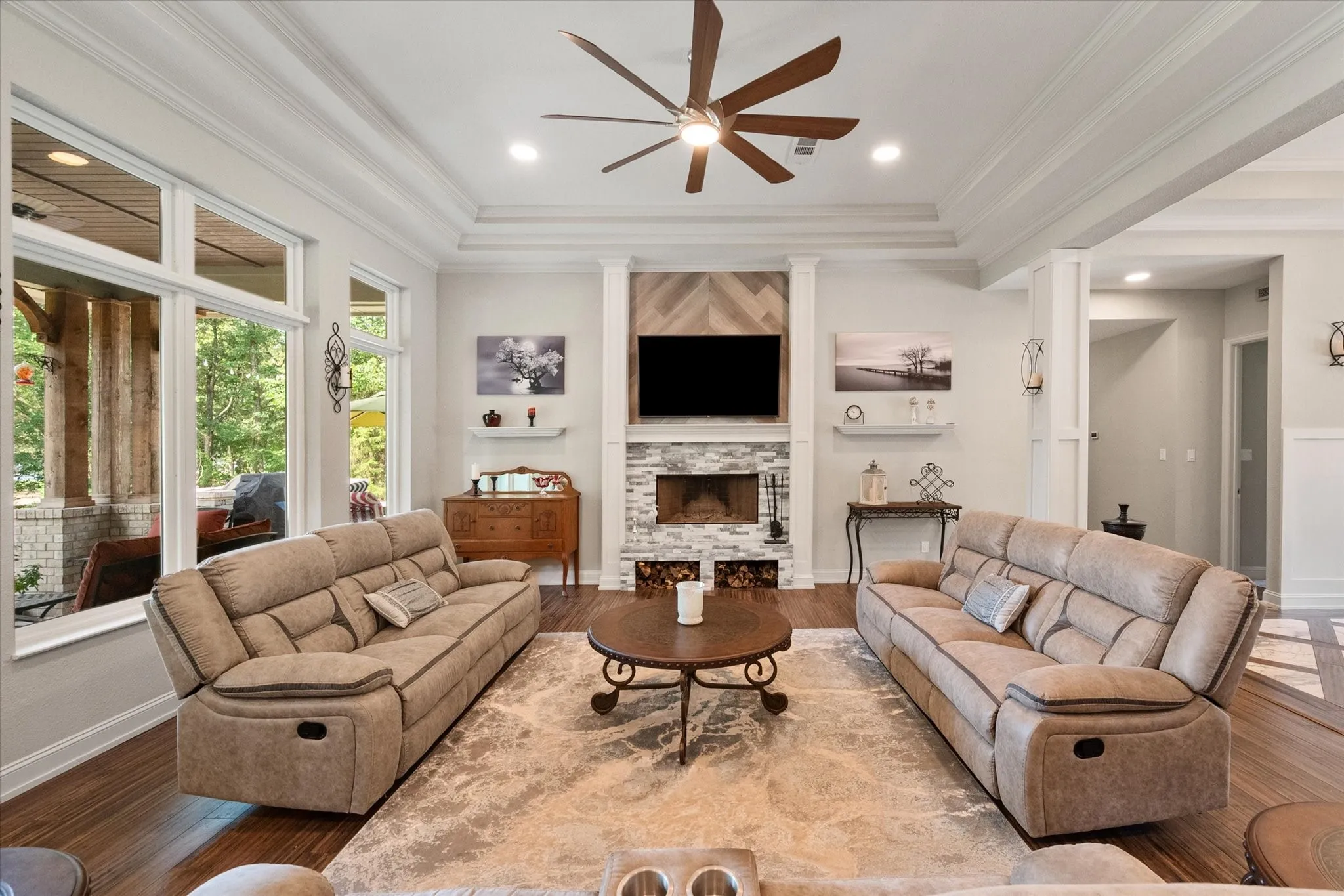 Single Family Residence For Sale in Navarro County , 930 Waters Edge Drive, Corsicana, Texas 75109, 3 Bedroom, 3 Bathroom, 3 Garage spaces, 3,138 Sqft, built in 2021, mls#21313833, Real Estate Agent in Corsicana, Homes For Sale in Navarro county, Homes For Sale in Corsicana, Realtor in Corsicana Texas, Real Estate Brokerage Independent Realty Texas, Luminita Cordes Realtor