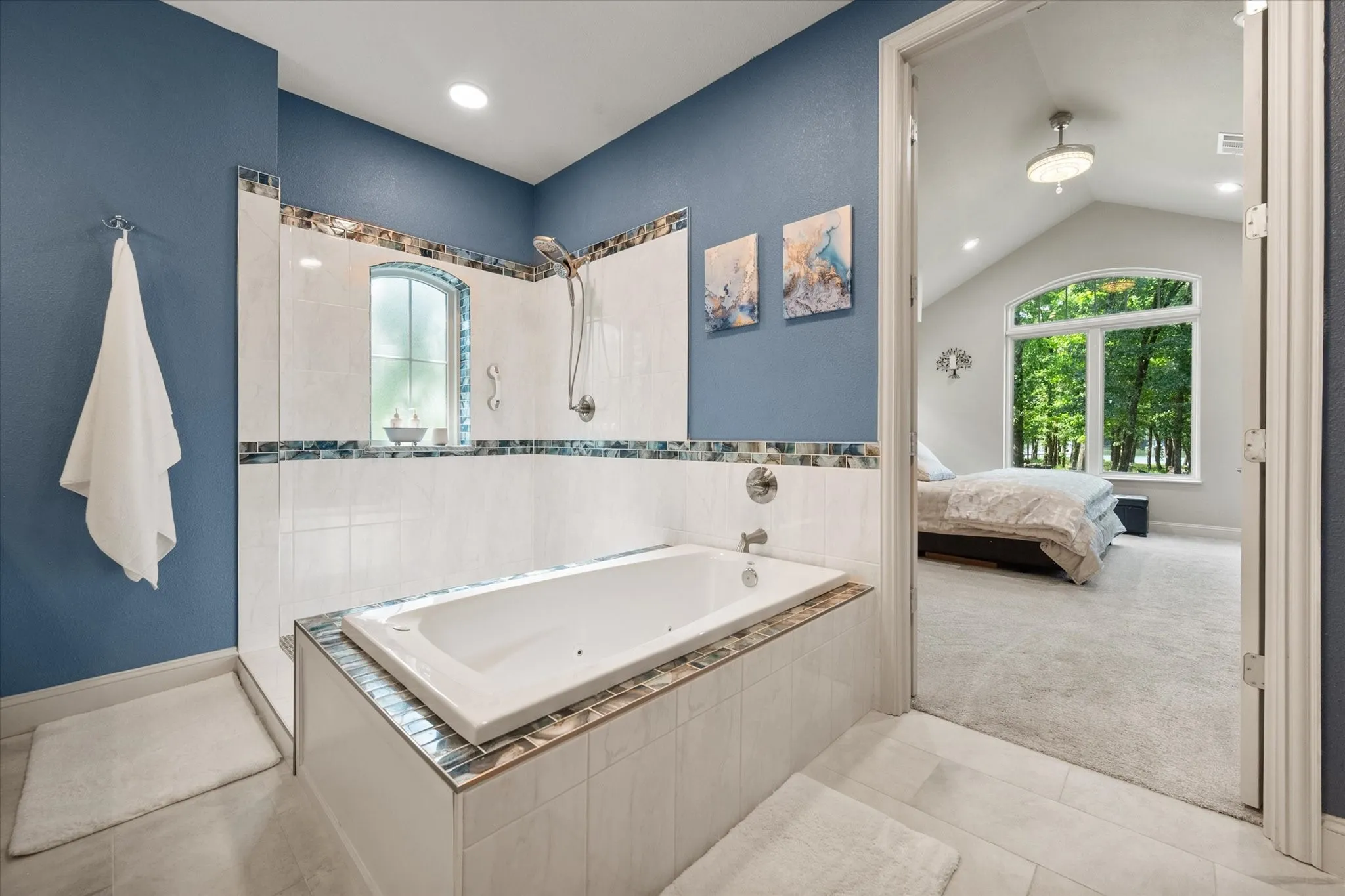 Single Family Residence For Sale in Navarro County , 930 Waters Edge Drive, Corsicana, Texas 75109, 3 Bedroom, 3 Bathroom, 3 Garage spaces, 3,138 Sqft, built in 2021, mls#21313833, Real Estate Agent in Corsicana, Homes For Sale in Navarro county, Homes For Sale in Corsicana, Realtor in Corsicana Texas, Real Estate Brokerage Independent Realty Texas, Luminita Cordes Realtor