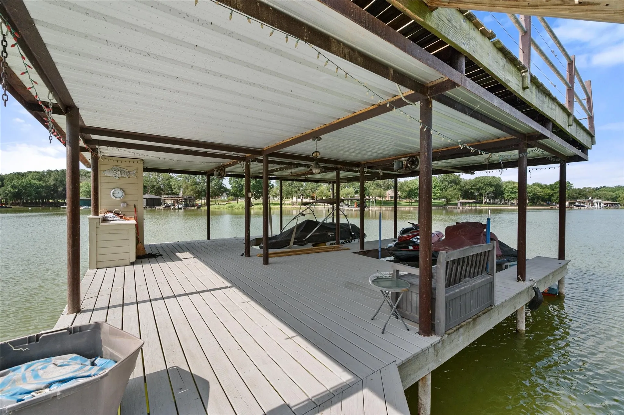 Single Family Residence For Sale in Navarro County , 930 Waters Edge Drive, Corsicana, Texas 75109, 3 Bedroom, 3 Bathroom, 3 Garage spaces, 3,138 Sqft, built in 2021, mls#21313833, Real Estate Agent in Corsicana, Homes For Sale in Navarro county, Homes For Sale in Corsicana, Realtor in Corsicana Texas, Real Estate Brokerage Independent Realty Texas, Luminita Cordes Realtor