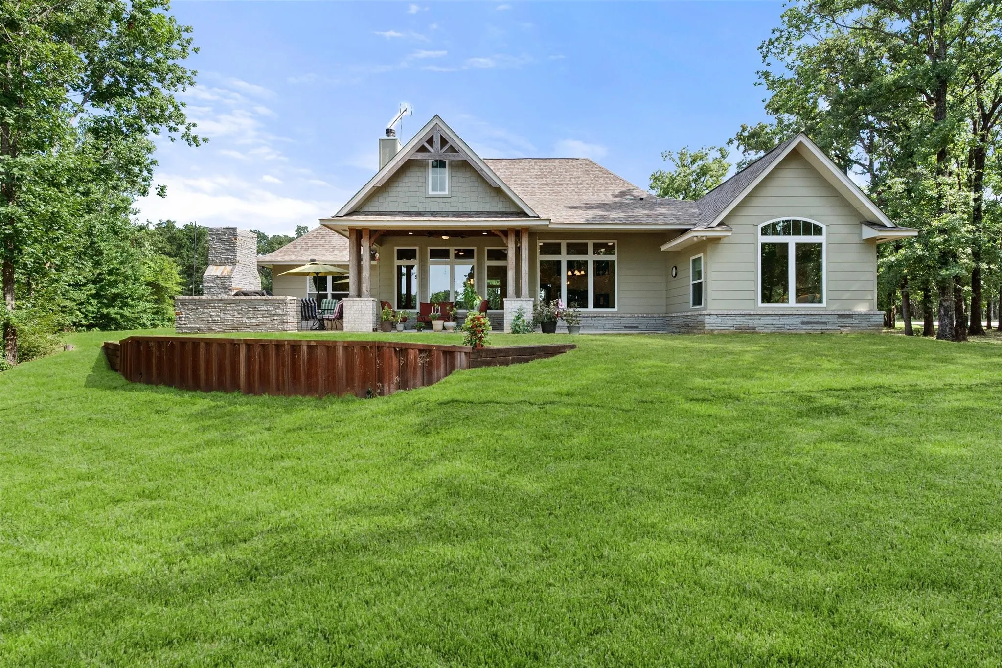 Single Family Residence For Sale in Navarro County , 930 Waters Edge Drive, Corsicana, Texas 75109, 3 Bedroom, 3 Bathroom, 3 Garage spaces, 3,138 Sqft, built in 2021, mls#21313833, Real Estate Agent in Corsicana, Homes For Sale in Navarro county, Homes For Sale in Corsicana, Realtor in Corsicana Texas, Real Estate Brokerage Independent Realty Texas, Luminita Cordes Realtor