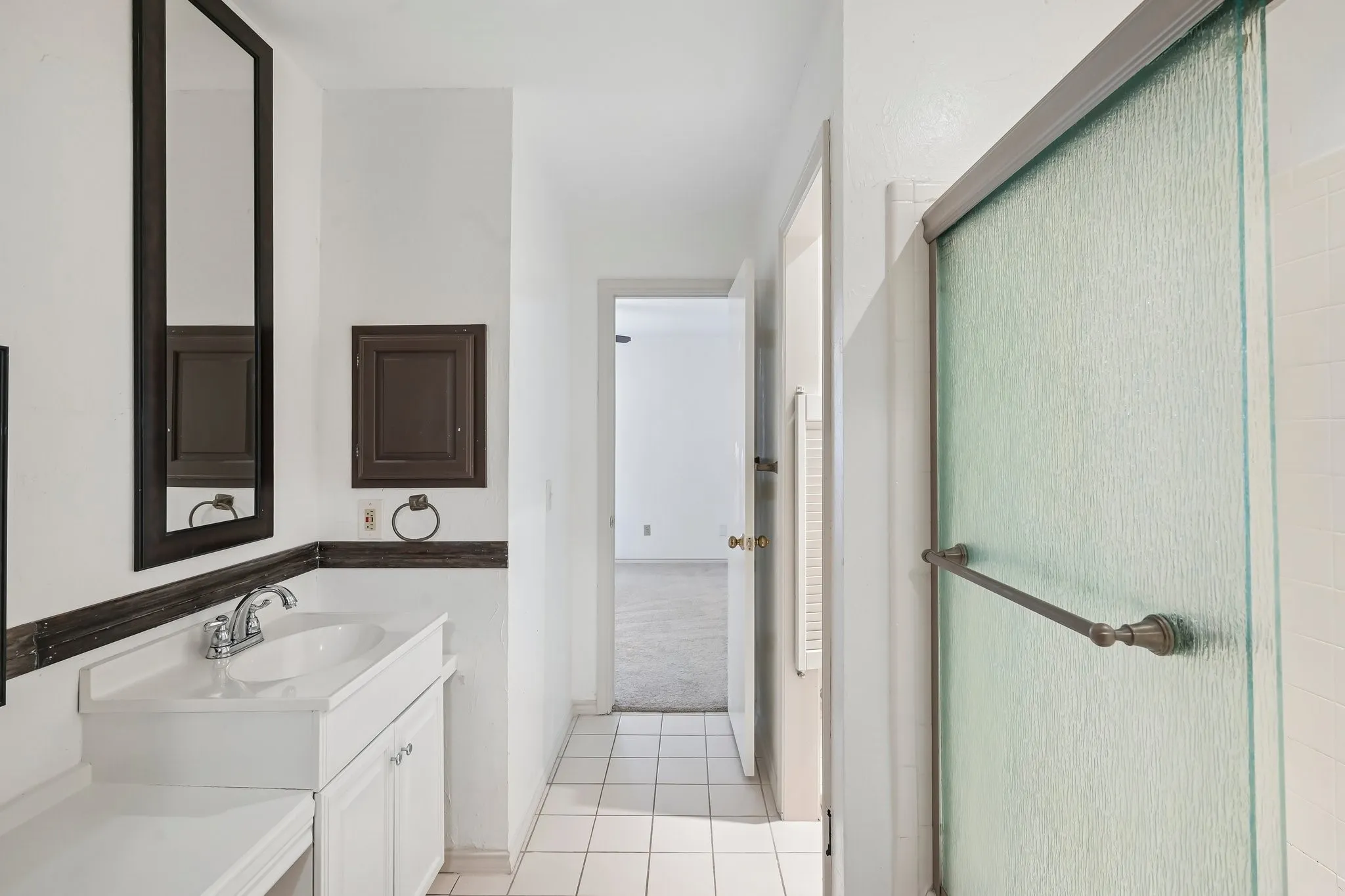 Condominium For Sale in Collin County , 17860 Windflower Way 1704, Dallas, Texas 75252, 2 Bedroom, 3 Bathroom, Garage spaces, 1,365 Sqft, built in 1985, mls#21309096, Real Estate Agent in Dallas, Homes For Sale in Collin county, Homes For Sale in Dallas, Realtor in Dallas Texas, Real Estate Brokerage Independent Realty Texas, Luminita Cordes Realtor