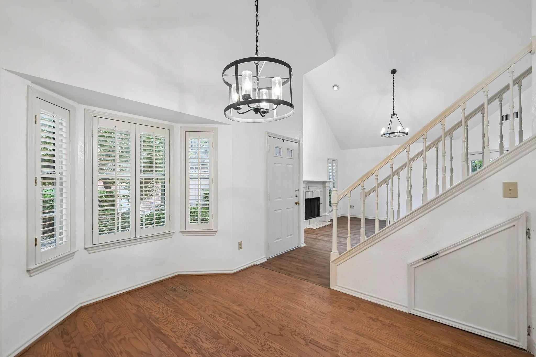 Condominium For Sale in Collin County , 17860 Windflower Way 1704, Dallas, Texas 75252, 2 Bedroom, 3 Bathroom, Garage spaces, 1,365 Sqft, built in 1985, mls#21309096, Real Estate Agent in Dallas, Homes For Sale in Collin county, Homes For Sale in Dallas, Realtor in Dallas Texas, Real Estate Brokerage Independent Realty Texas, Luminita Cordes Realtor