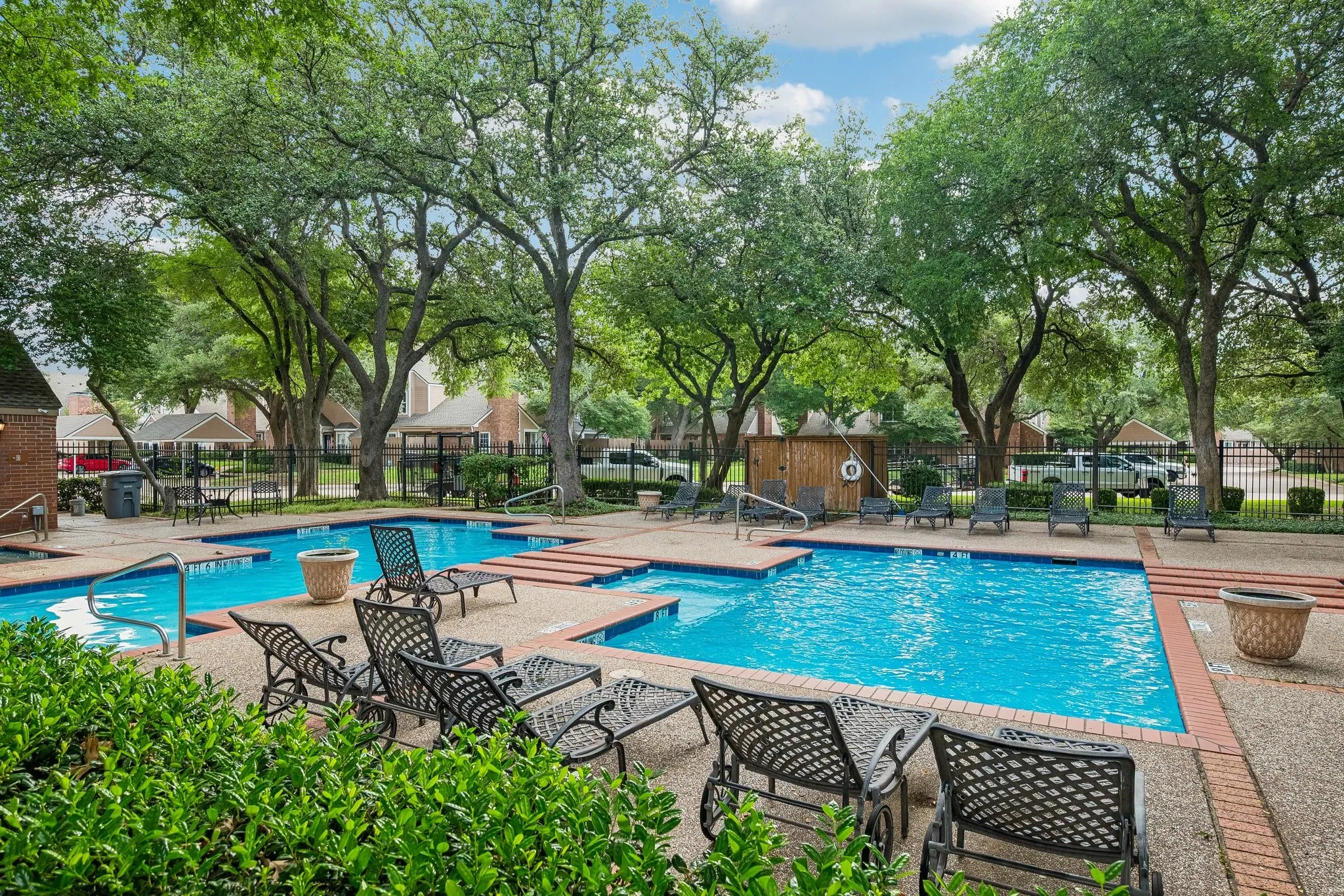 Condominium For Sale in Collin County , 17860 Windflower Way 1704, Dallas, Texas 75252, 2 Bedroom, 3 Bathroom, Garage spaces, 1,365 Sqft, built in 1985, mls#21309096, Real Estate Agent in Dallas, Homes For Sale in Collin county, Homes For Sale in Dallas, Realtor in Dallas Texas, Real Estate Brokerage Independent Realty Texas, Luminita Cordes Realtor