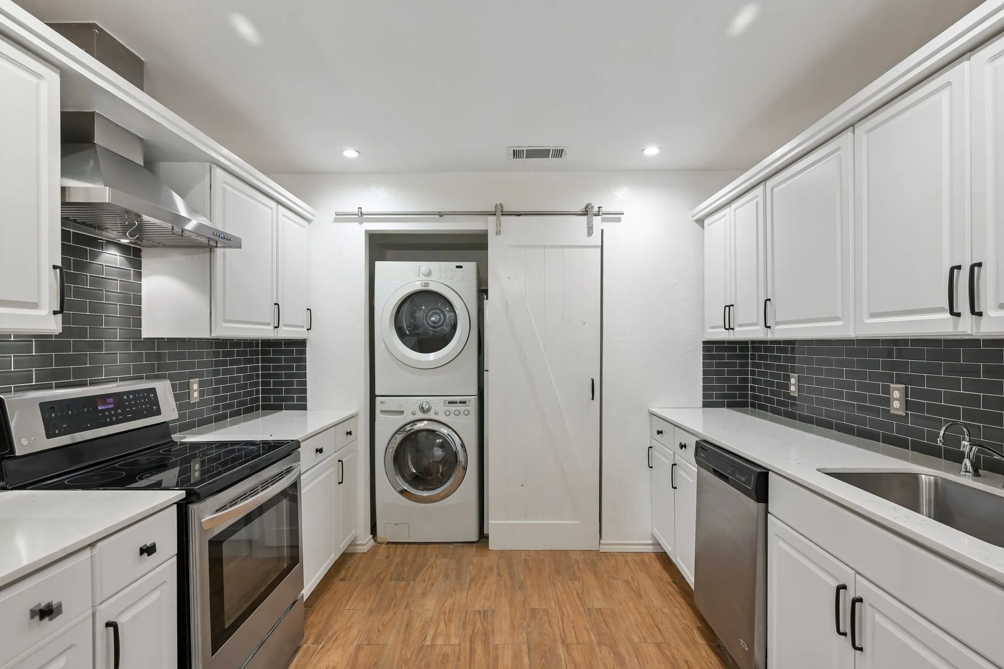 Condominium For Sale in Collin County , 17860 Windflower Way 1704, Dallas, Texas 75252, 2 Bedroom, 3 Bathroom, Garage spaces, 1,365 Sqft, built in 1985, mls#21309096, Real Estate Agent in Dallas, Homes For Sale in Collin county, Homes For Sale in Dallas, Realtor in Dallas Texas, Real Estate Brokerage Independent Realty Texas, Luminita Cordes Realtor