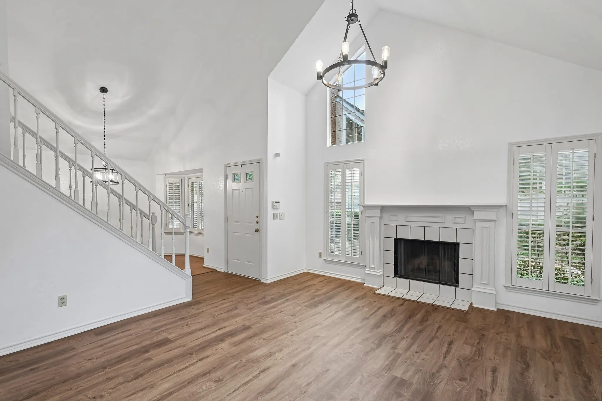 Condominium For Sale in Collin County , 17860 Windflower Way 1704, Dallas, Texas 75252, 2 Bedroom, 3 Bathroom, Garage spaces, 1,365 Sqft, built in 1985, mls#21309096, Real Estate Agent in Dallas, Homes For Sale in Collin county, Homes For Sale in Dallas, Realtor in Dallas Texas, Real Estate Brokerage Independent Realty Texas, Luminita Cordes Realtor