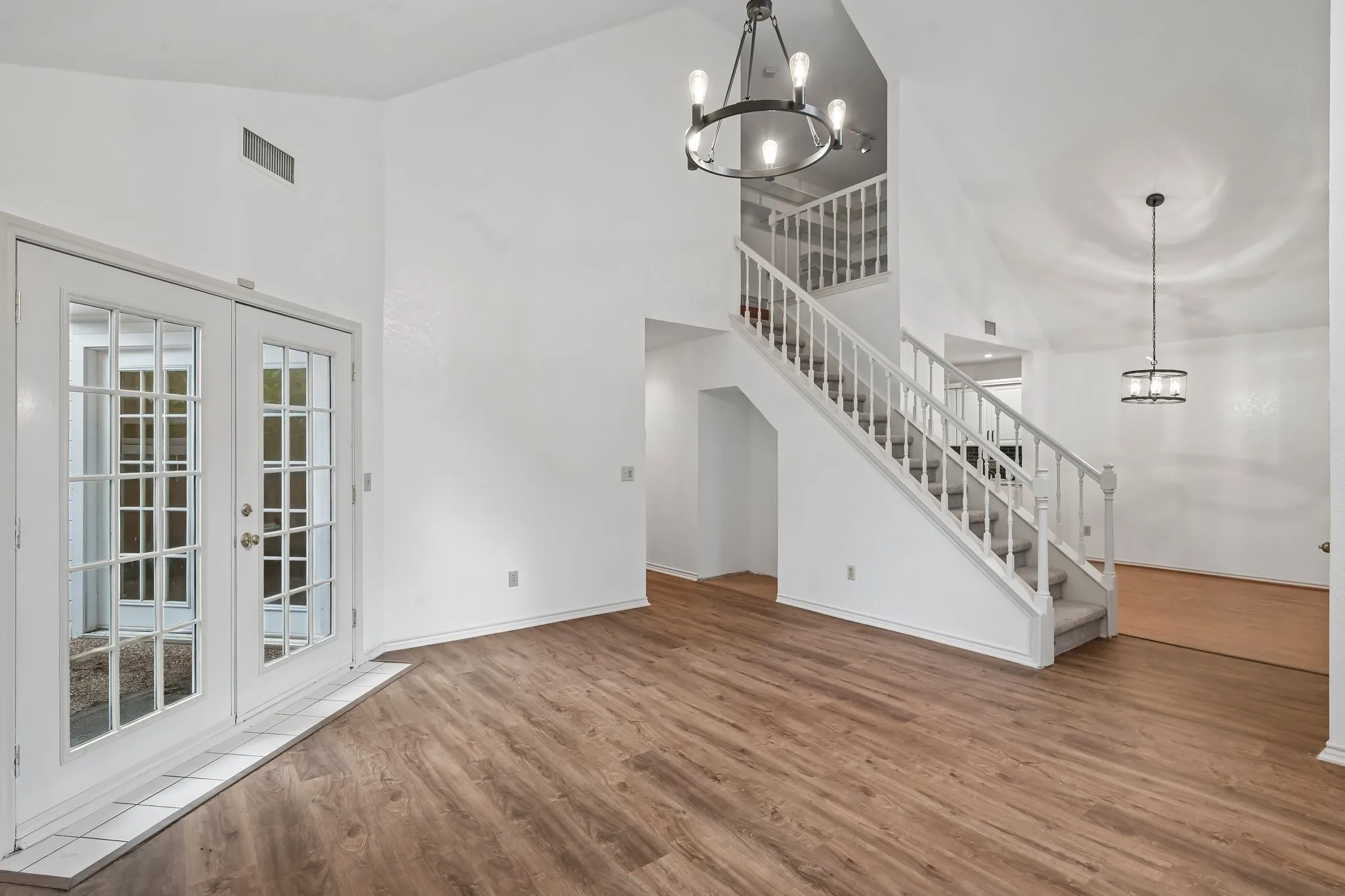 Condominium For Sale in Collin County , 17860 Windflower Way 1704, Dallas, Texas 75252, 2 Bedroom, 3 Bathroom, Garage spaces, 1,365 Sqft, built in 1985, mls#21309096, Real Estate Agent in Dallas, Homes For Sale in Collin county, Homes For Sale in Dallas, Realtor in Dallas Texas, Real Estate Brokerage Independent Realty Texas, Luminita Cordes Realtor