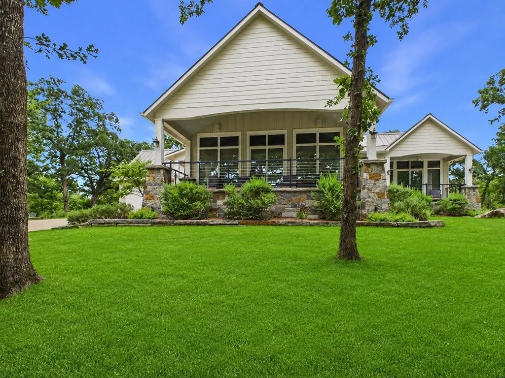 Single Family Residence For Sale in Henderson County , 8307 Charlya Drive, Athens, Texas 75752, 3 Bedroom, 2 Bathroom, 2 Garage spaces, 2,197 Sqft, built in 2023, mls#21309790, Real Estate Agent in Athens, Homes For Sale in Henderson county, Homes For Sale in Athens, Realtor in Athens Texas, Real Estate Brokerage Independent Realty Texas, Luminita Cordes Realtor