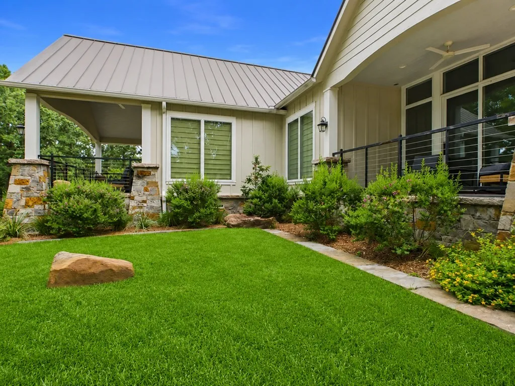 Single Family Residence For Sale in Henderson County , 8307 Charlya Drive, Athens, Texas 75752, 3 Bedroom, 2 Bathroom, 2 Garage spaces, 2,197 Sqft, built in 2023, mls#21309790, Real Estate Agent in Athens, Homes For Sale in Henderson county, Homes For Sale in Athens, Realtor in Athens Texas, Real Estate Brokerage Independent Realty Texas, Luminita Cordes Realtor