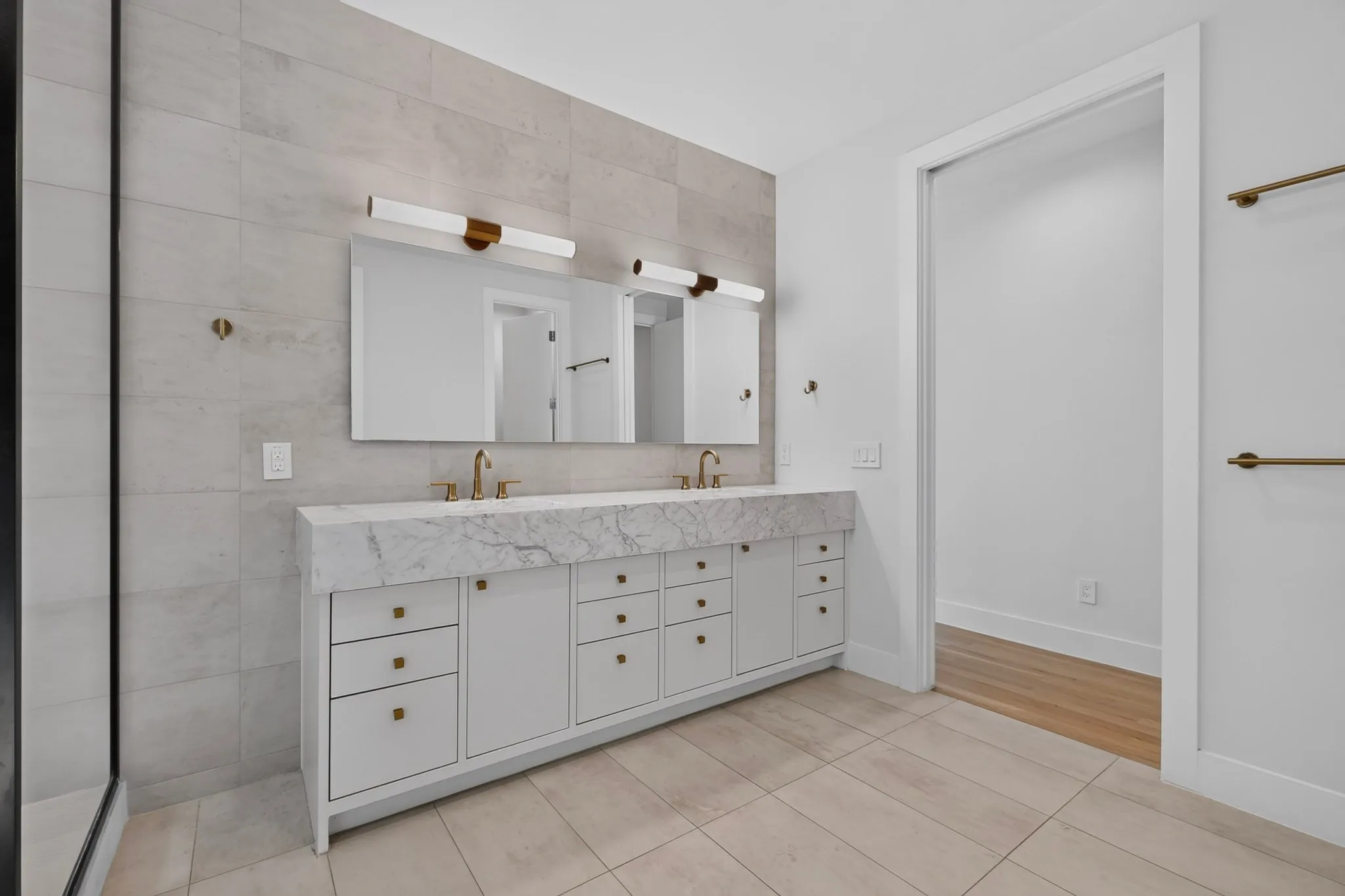 Single Family Residence For Sale in Dallas County , 5012 Mission Avenue, Dallas, Texas 75206, 4 Bedroom, 4 Bathroom, 2 Garage spaces, 2,840 Sqft, built in 2020, mls#21312975, Real Estate Agent in Dallas, Homes For Sale in Dallas county, Homes For Sale in Dallas, Realtor in Dallas Texas, Real Estate Brokerage Independent Realty Texas, Luminita Cordes Realtor
