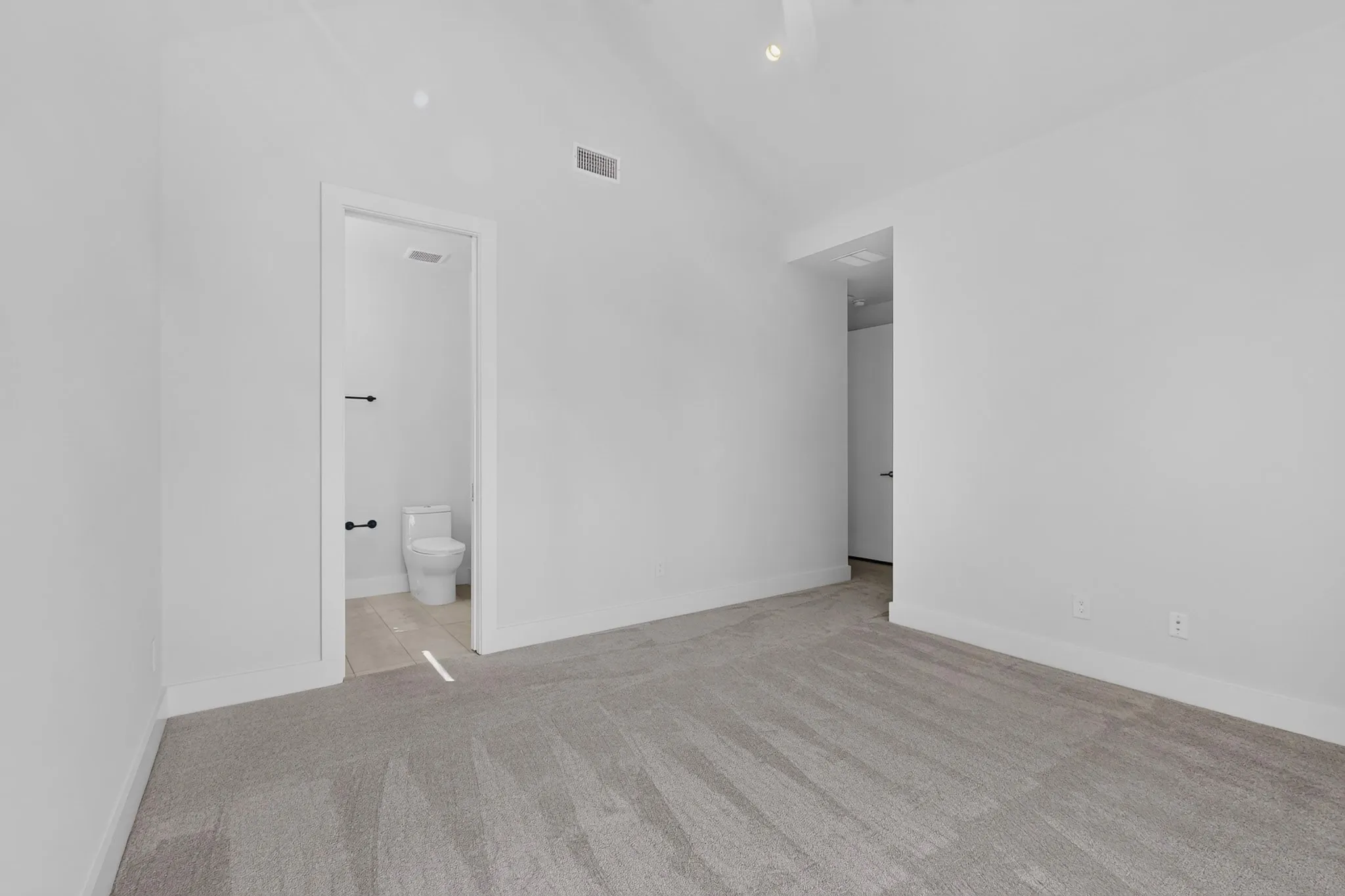 Single Family Residence For Sale in Dallas County , 5012 Mission Avenue, Dallas, Texas 75206, 4 Bedroom, 4 Bathroom, 2 Garage spaces, 2,840 Sqft, built in 2020, mls#21312975, Real Estate Agent in Dallas, Homes For Sale in Dallas county, Homes For Sale in Dallas, Realtor in Dallas Texas, Real Estate Brokerage Independent Realty Texas, Luminita Cordes Realtor